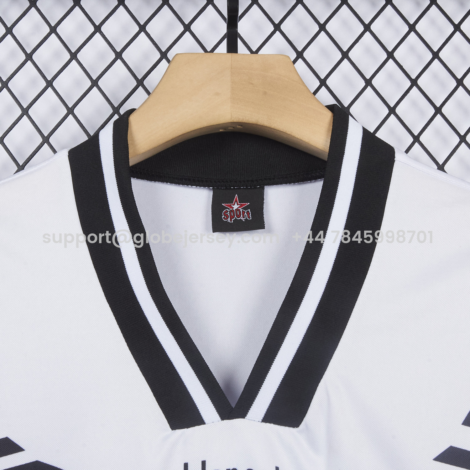 GlobeJersey-Retro Hamburger SV 1996-97 Home Jersey