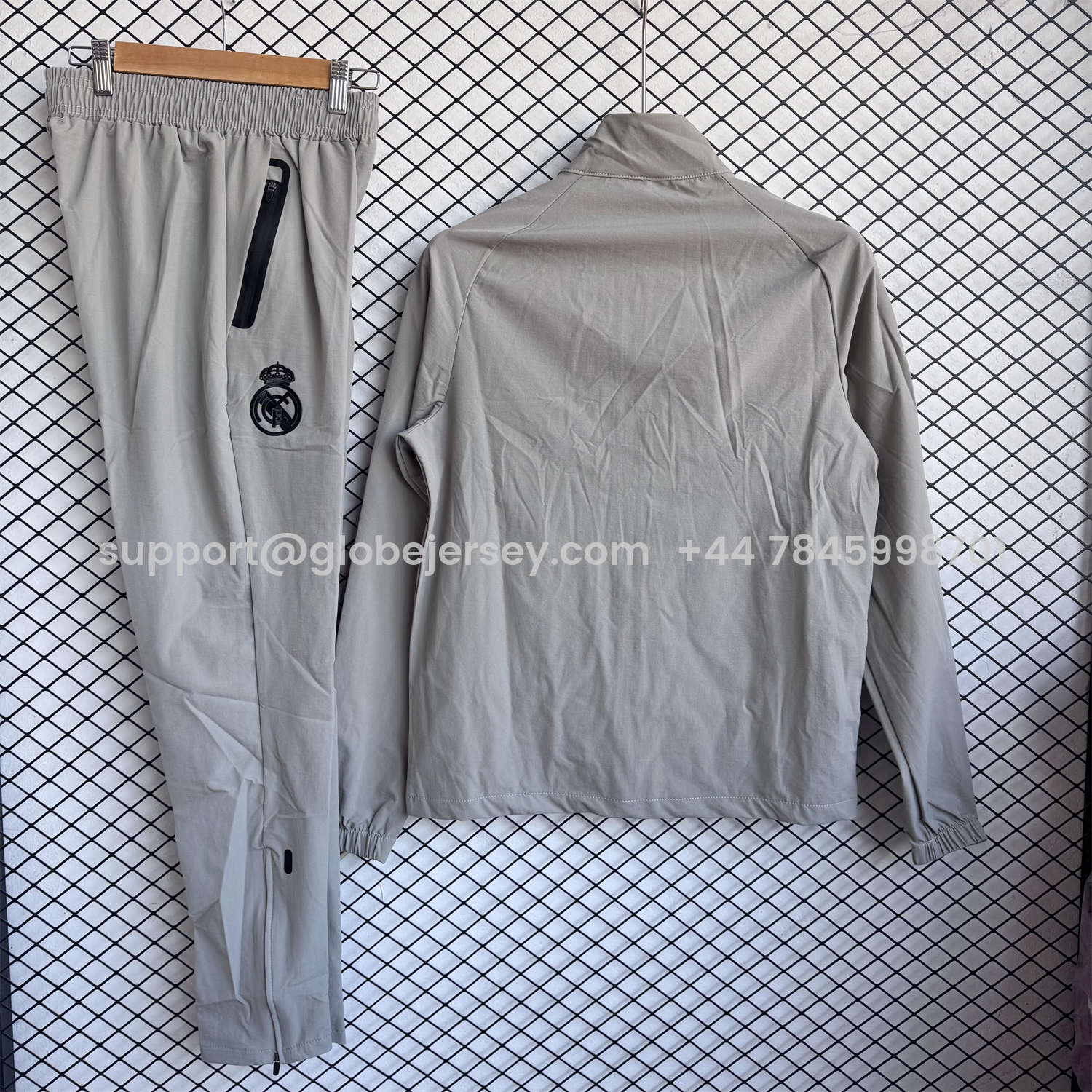 GlobeJersey-Real Madrid 25-26 Windbreaker Training Set - Pure Grey Top and Pants