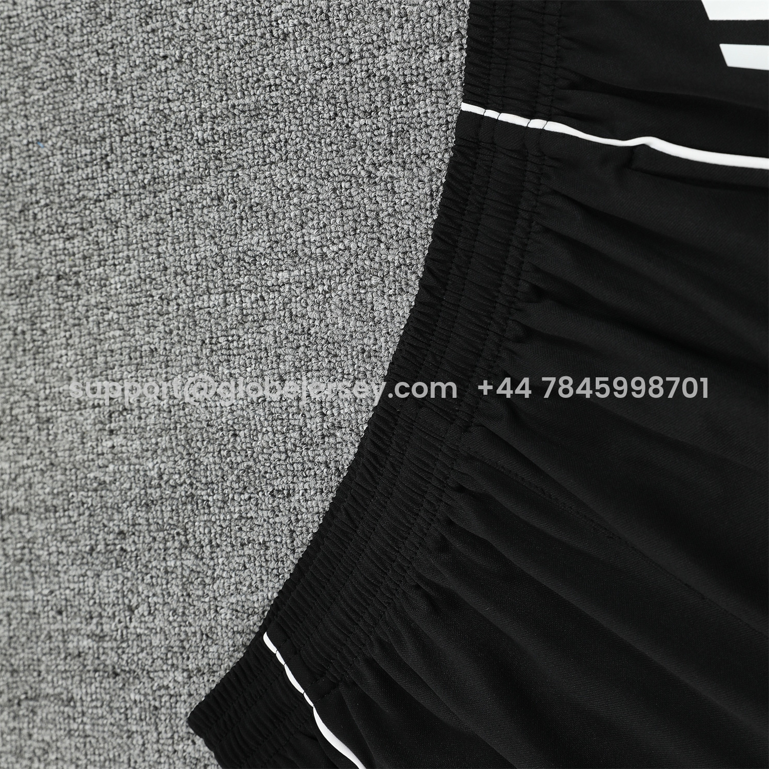 GlobeJersey-Real Madrid 25-26 Vest Training Set - Grey Arrow Pattern Vest & Black Shorts