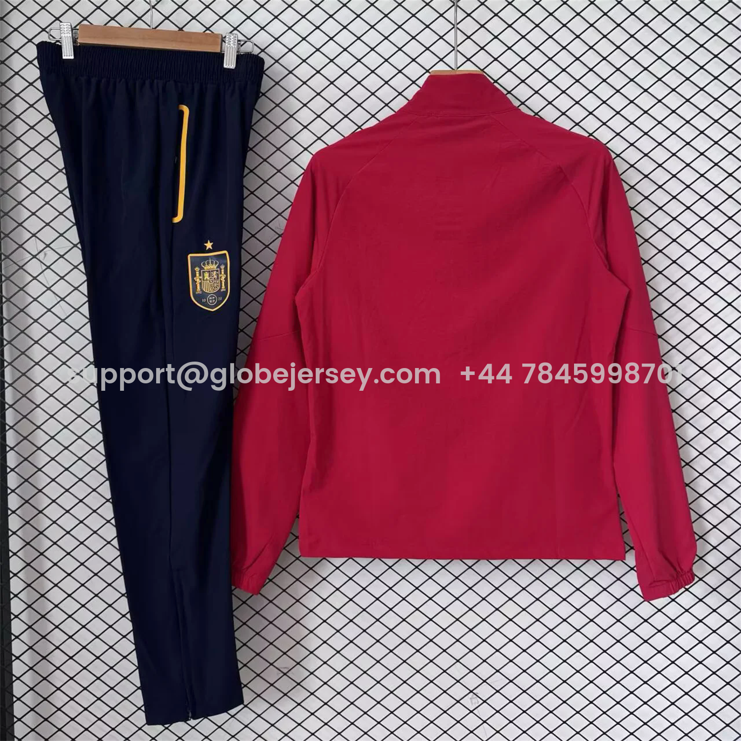 GlobeJersey-Spain 2026 Windbreaker Training Set - Red Top and Black Pants