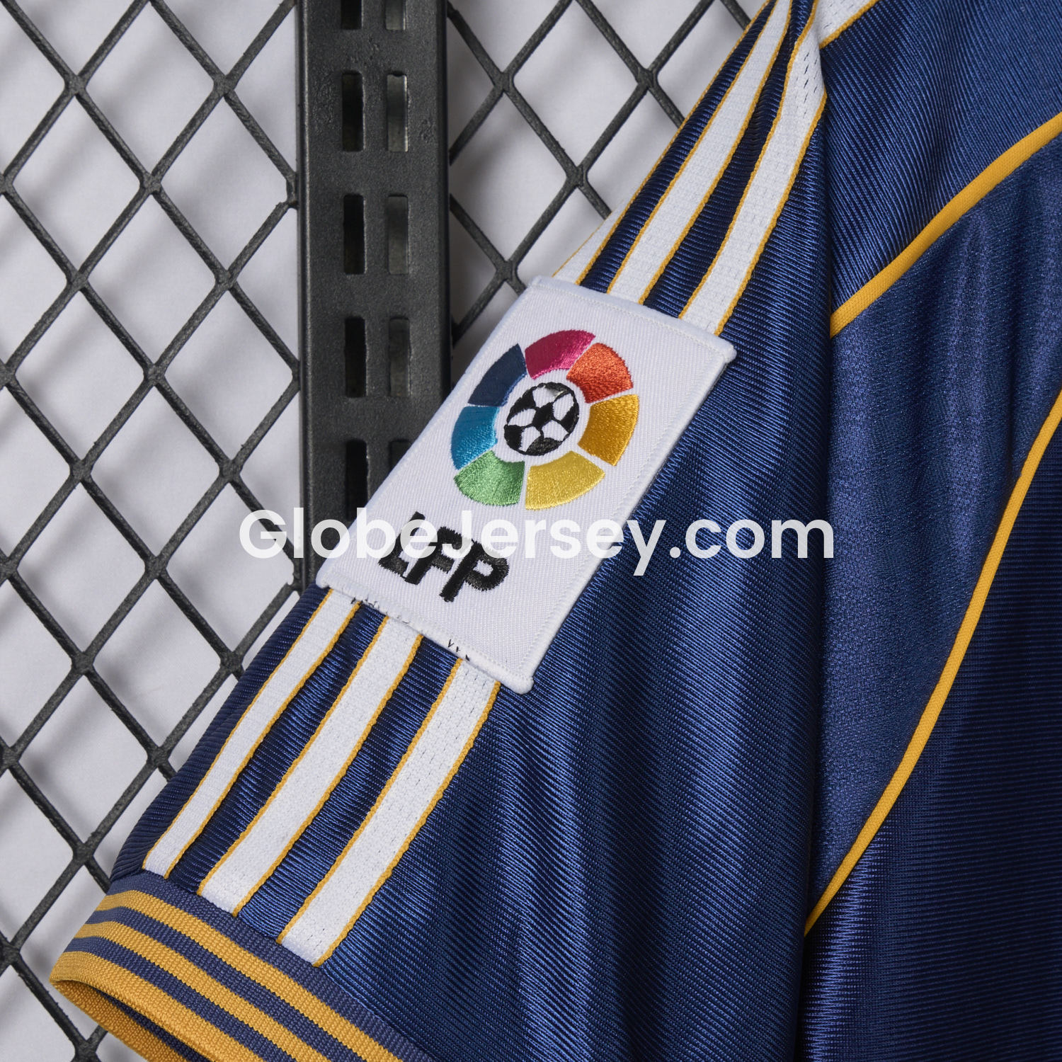 GlobeJersey-Retro Real Madrid 1998-99 Third Jersey