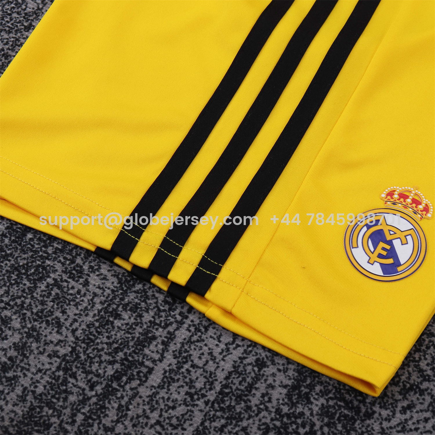GlobeJersey-Retro Real Madrid 2011-12 Yellow Goalkeeper Kids Kit