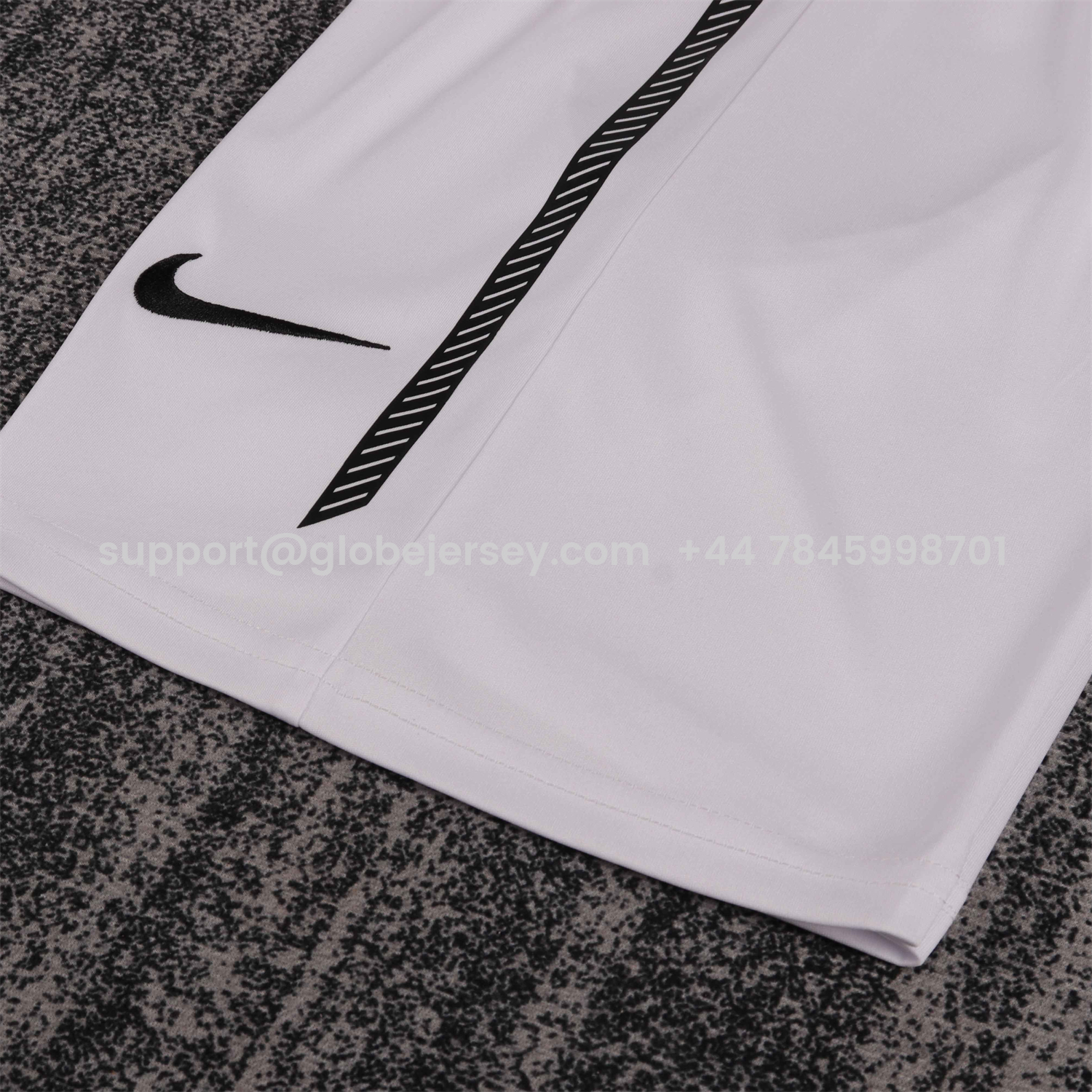 GlobeJersey-Retro Manchester United 2010-11 Home Kids Kit