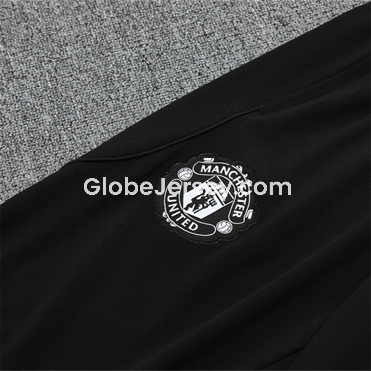 GlobeJersey-Manchester United 25-26 Kid Long Sleeves Training Set - Purple Top & Black Pants