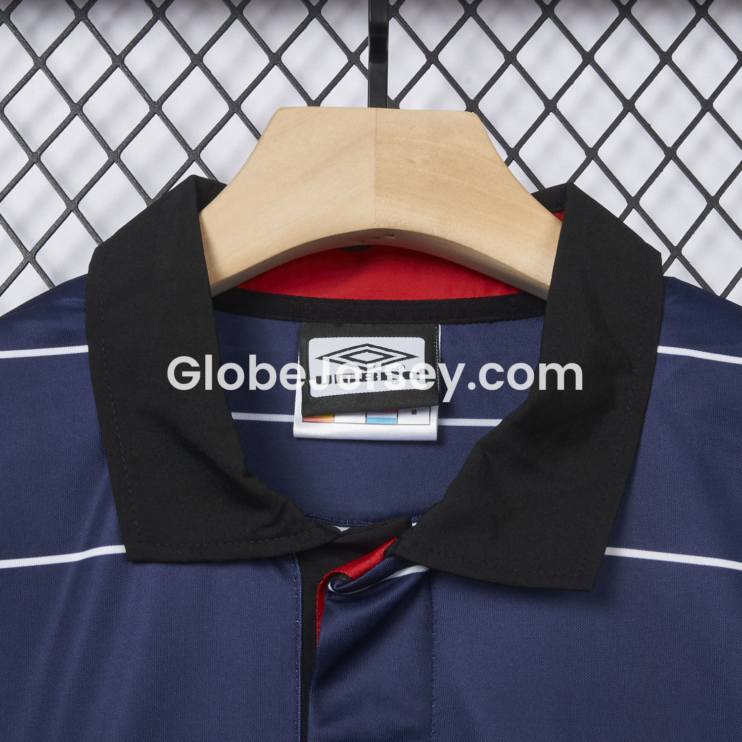 GlobeJersey-Retro Manchester United 1999-00 Third Jersey