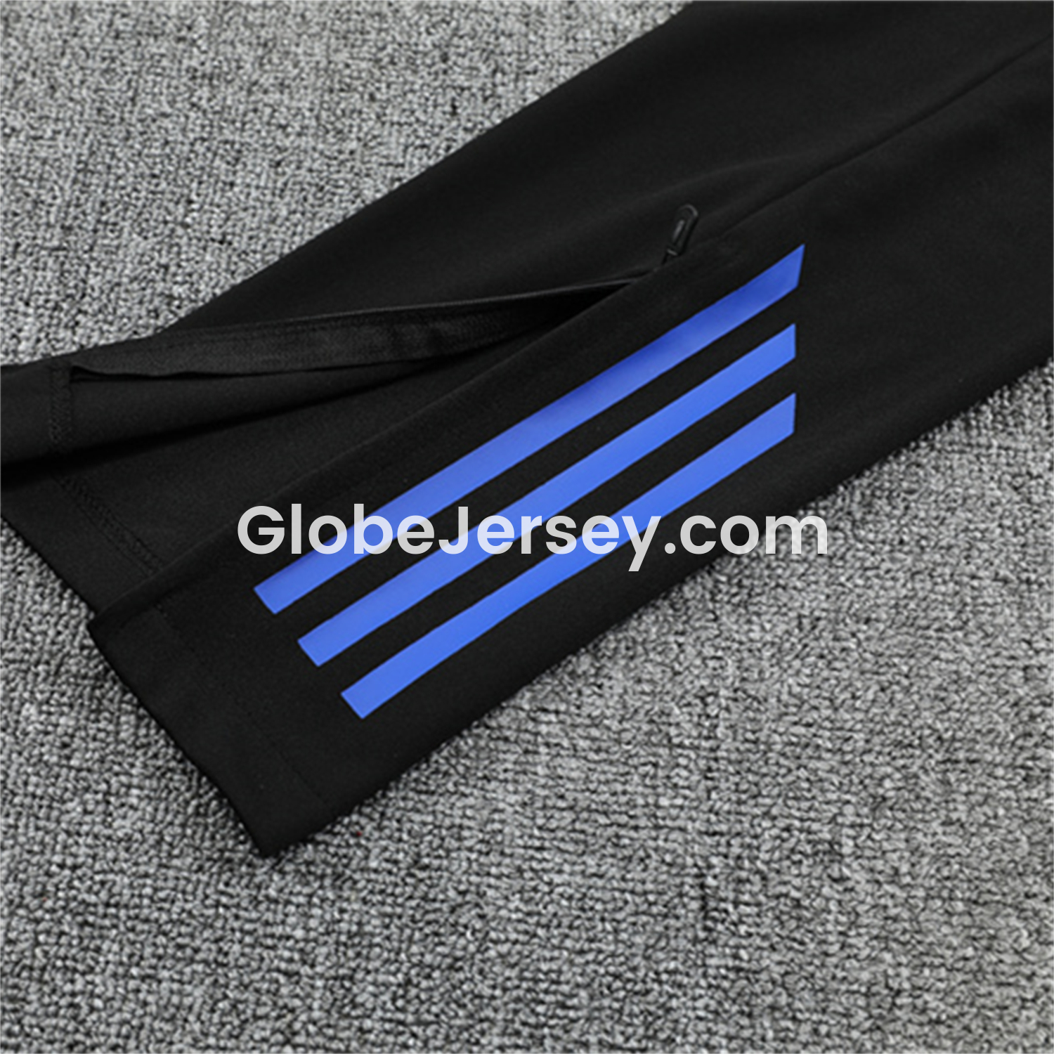GlobeJersey-Real Madrid 25-26 Long Sleeve Training Set - White Loong Black Blue Top and Black Pants