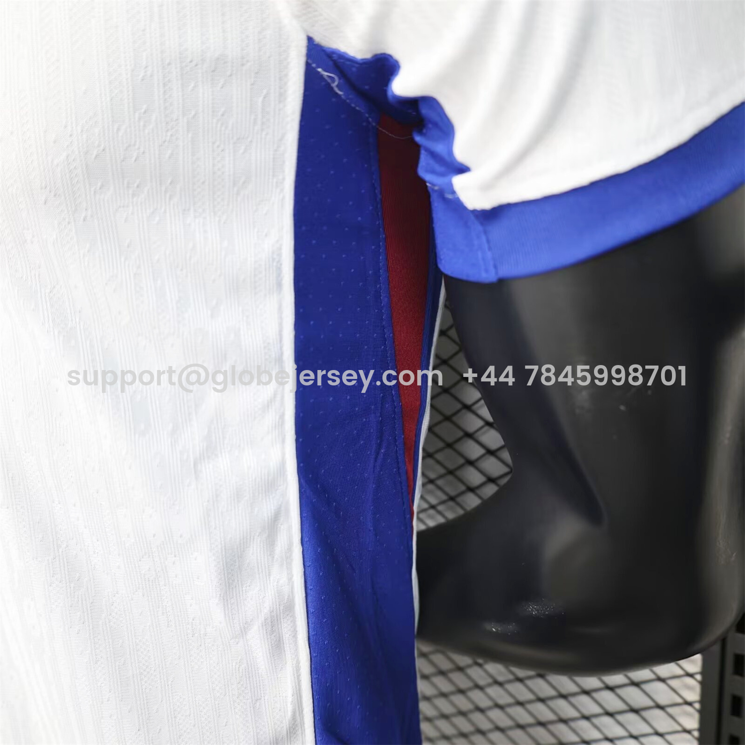 GlobeJersey-Barcelona 25-26 Red And Blue Vertical Stripes Special White Jersey - Player Version