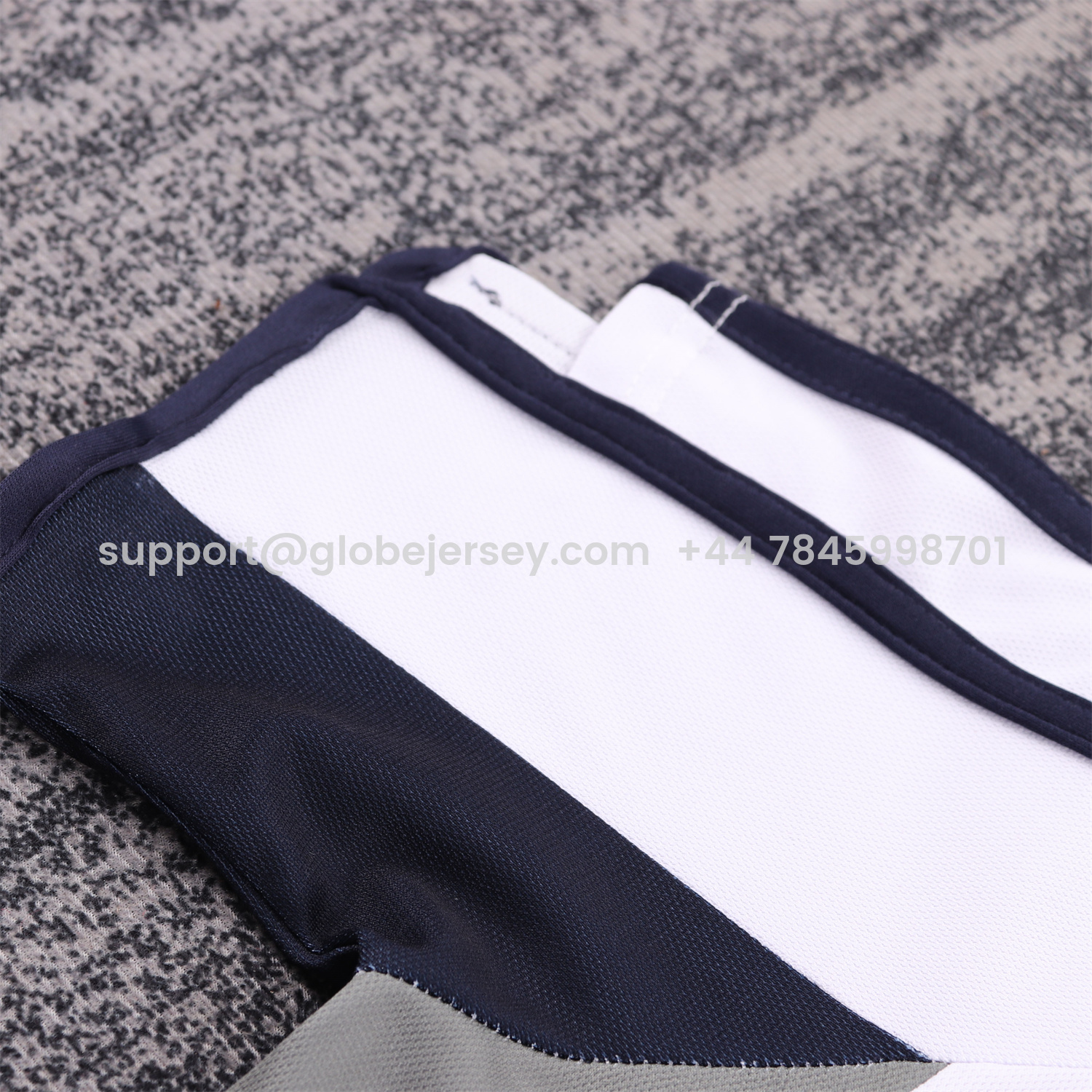 GlobeJersey-Retro Real Madrid 2000-01 Home Kids Kit