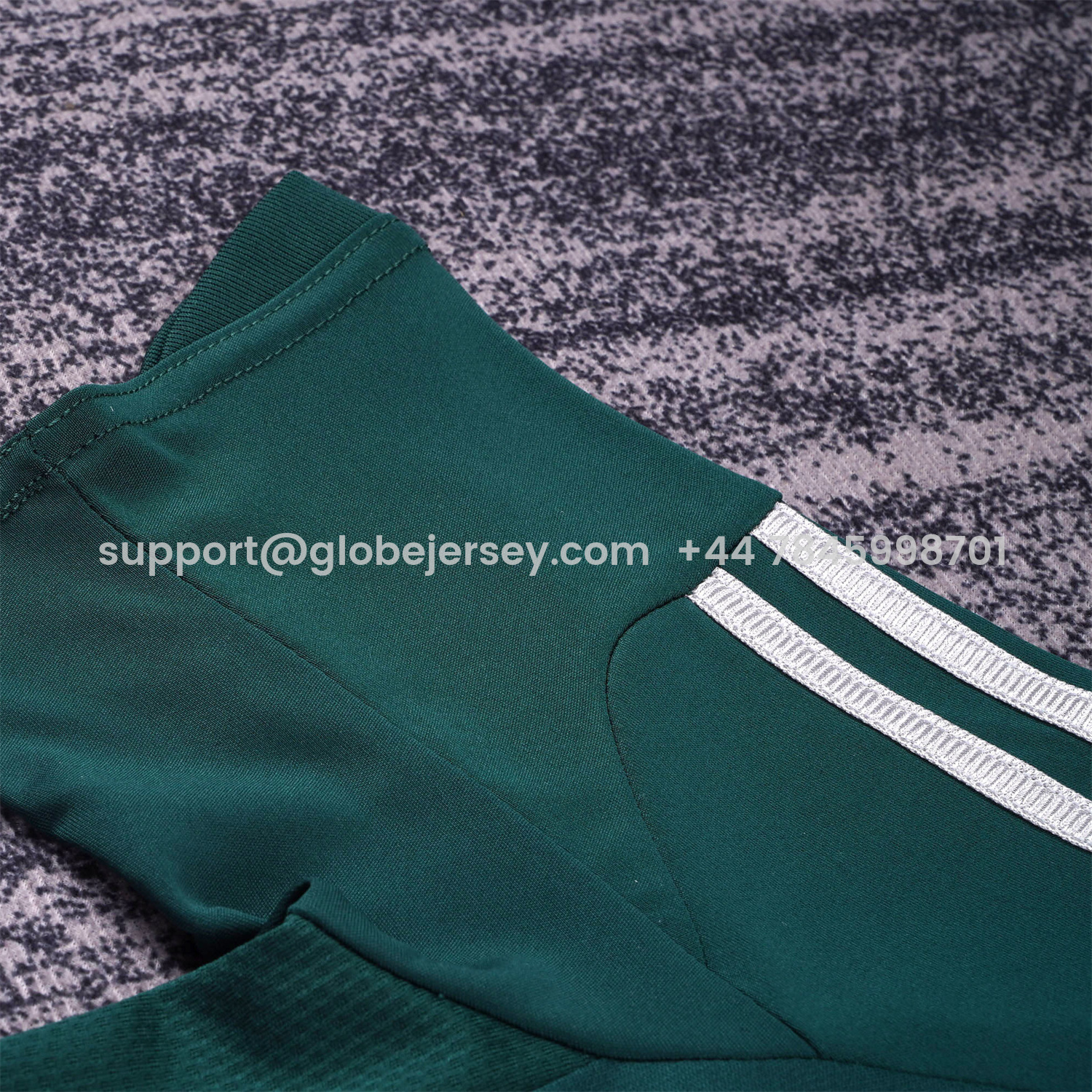 GlobeJersey-Retro Real Madrid 2012-13 Third Kids Kit
