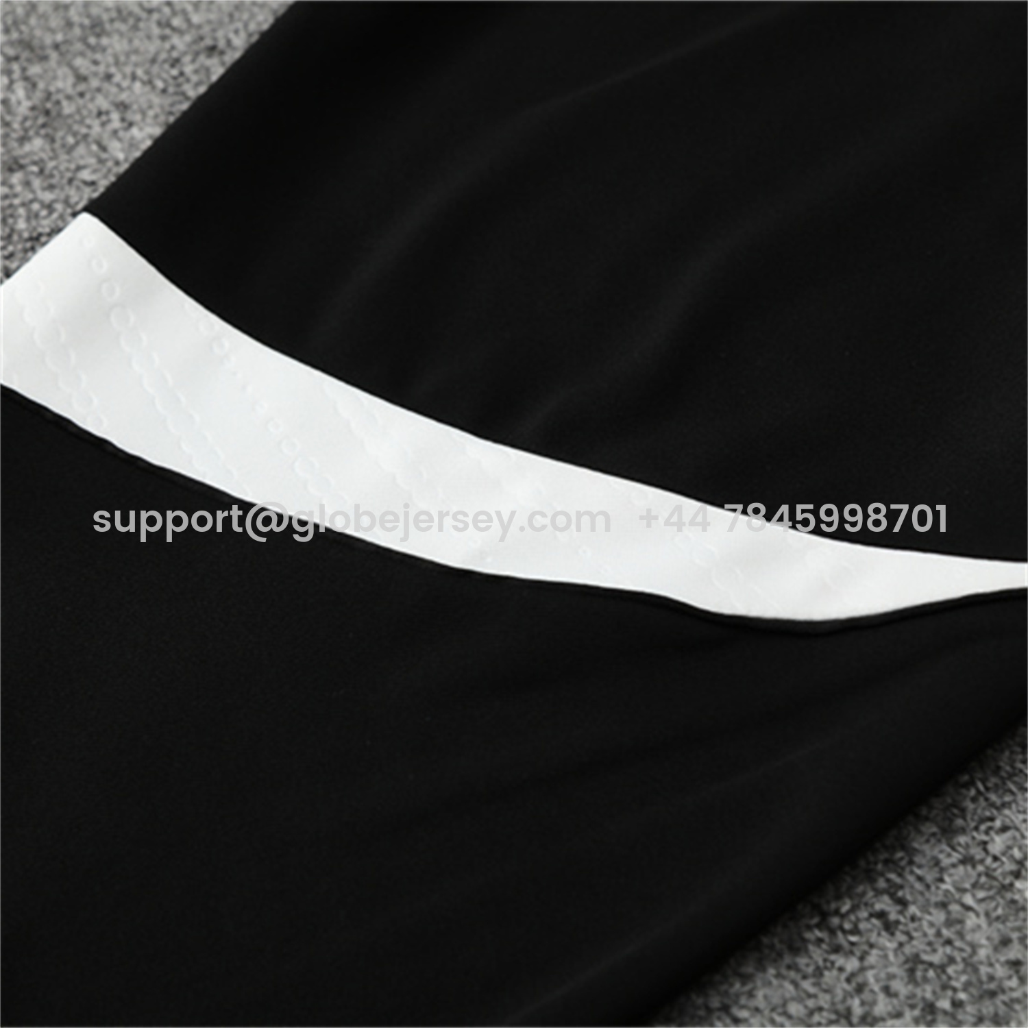 GlobeJersey-Liver.pool 25-26 Long Sleeve Training Set - White Top & Black Pants