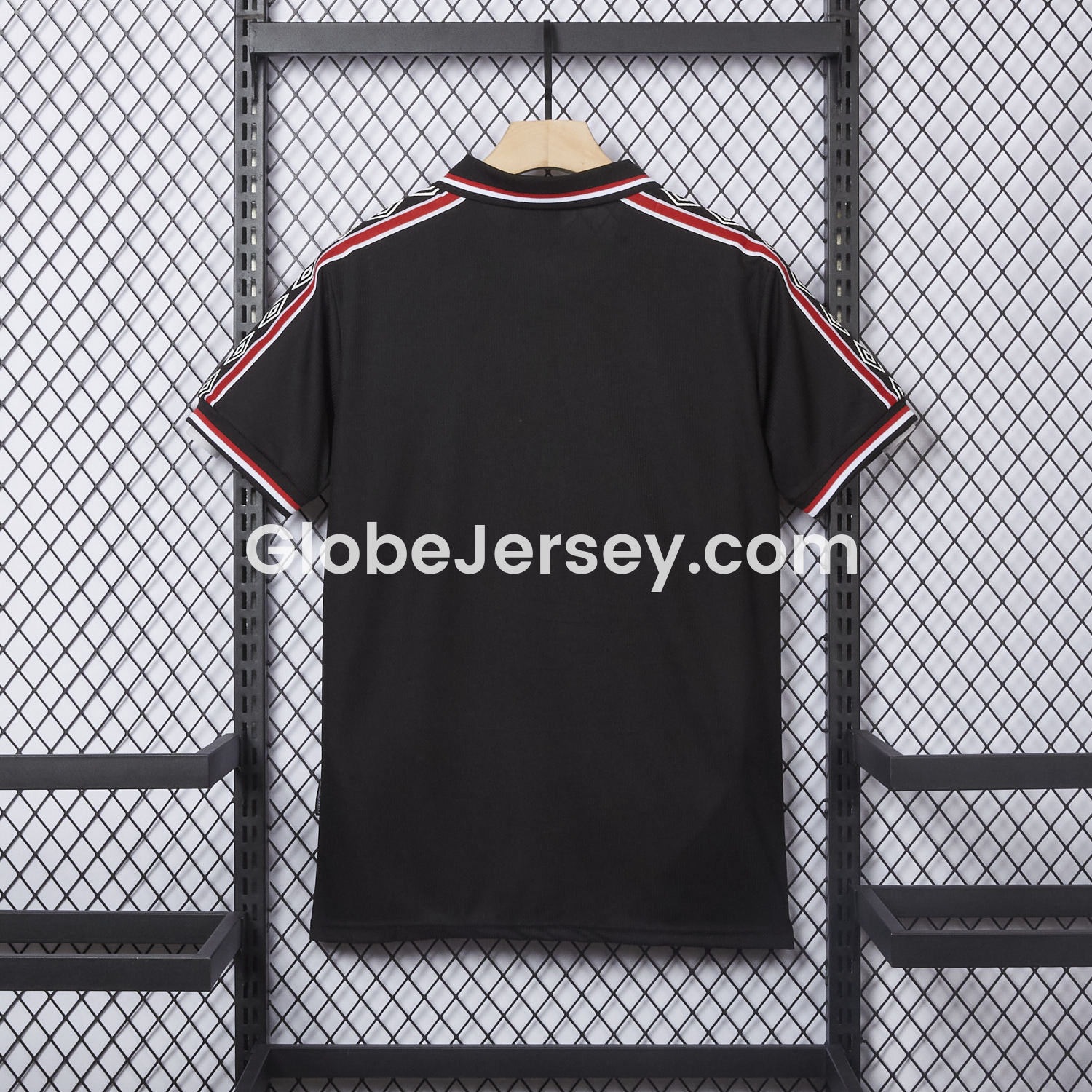 GlobeJersey-Retro Manchester United 1998-99 Black Jersey