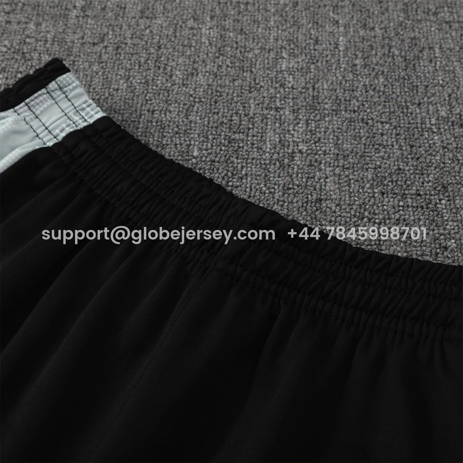 GlobeJersey-Real Madrid 25-26 Traning Hoodie Set - Triangular Spots White Hoodie With Black Pants