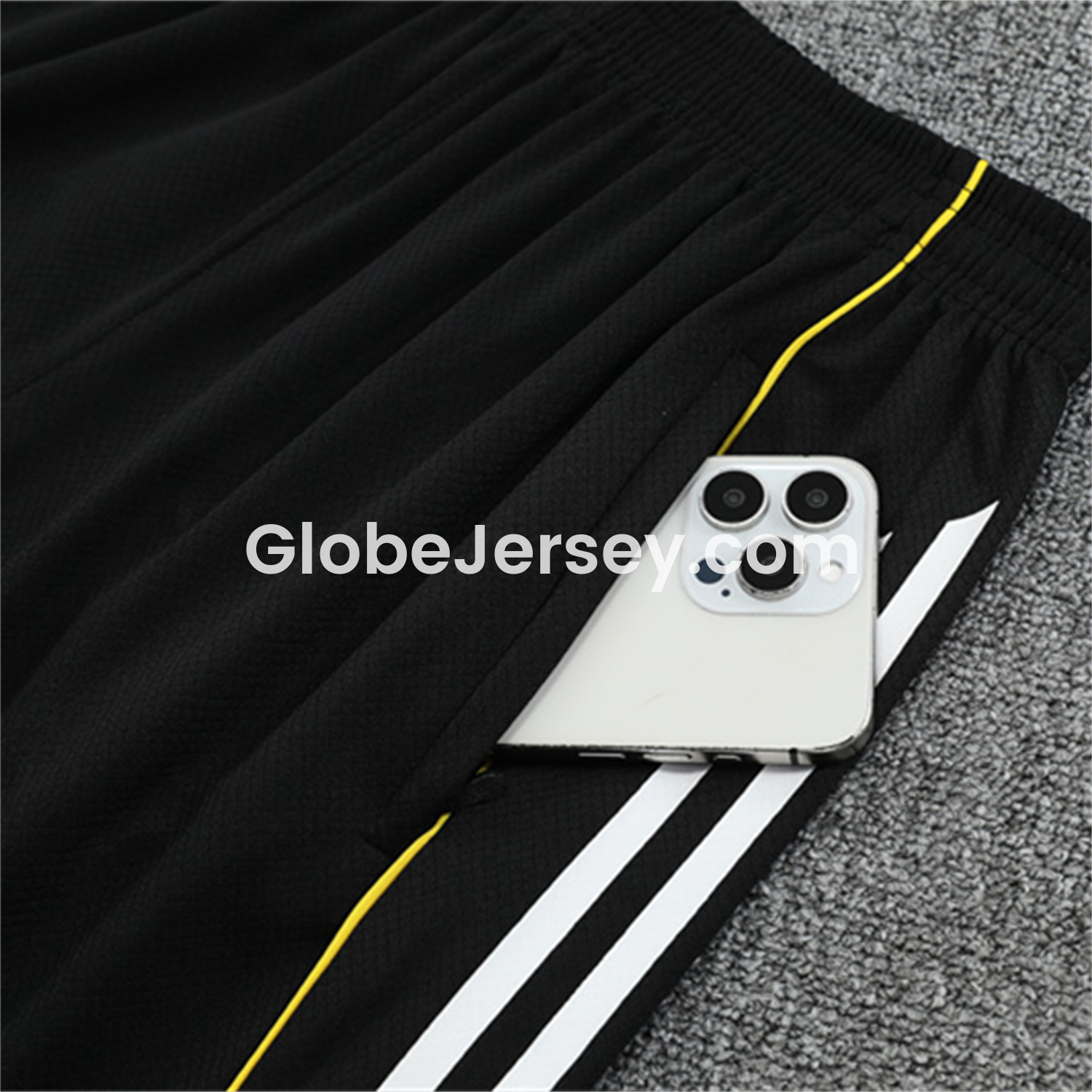 GlobeJersey-Real Madrid 25-26 Kids Short-Sleeve Training Set - Yellow Line Black Top and Black Shorts