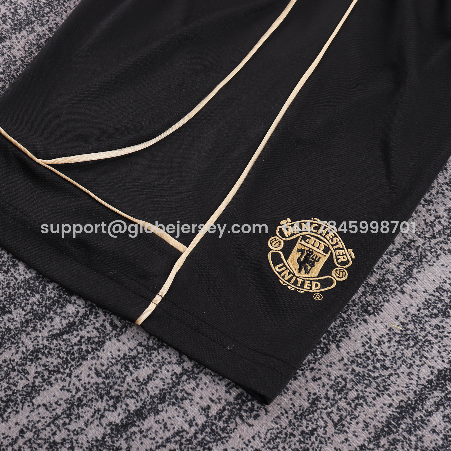 GlobeJersey-Retro Manchester United 2001-02 100th Centery Kids Kit - White