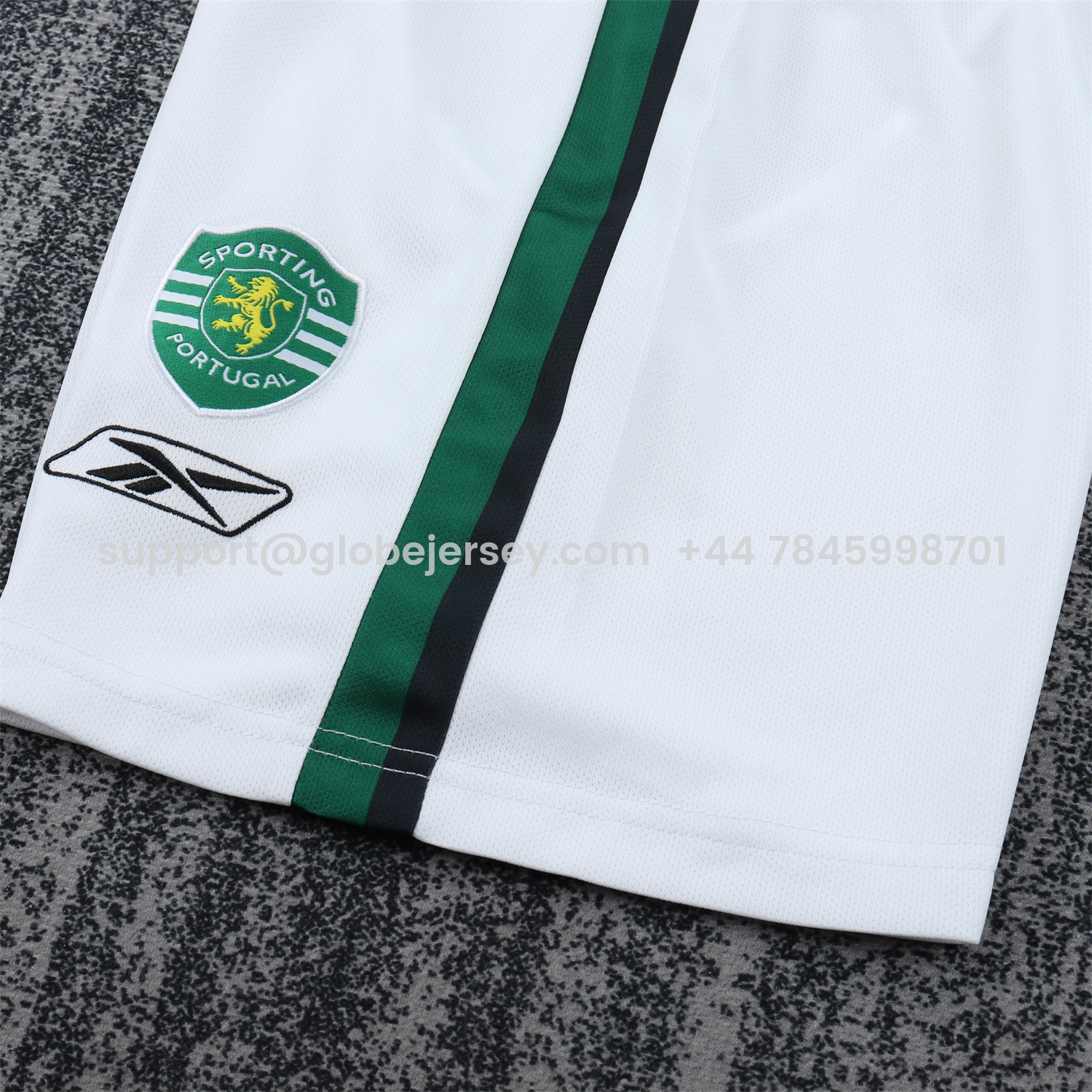 GlobeJersey-Retro Sporting CP 2003-04 Home Kids Kit