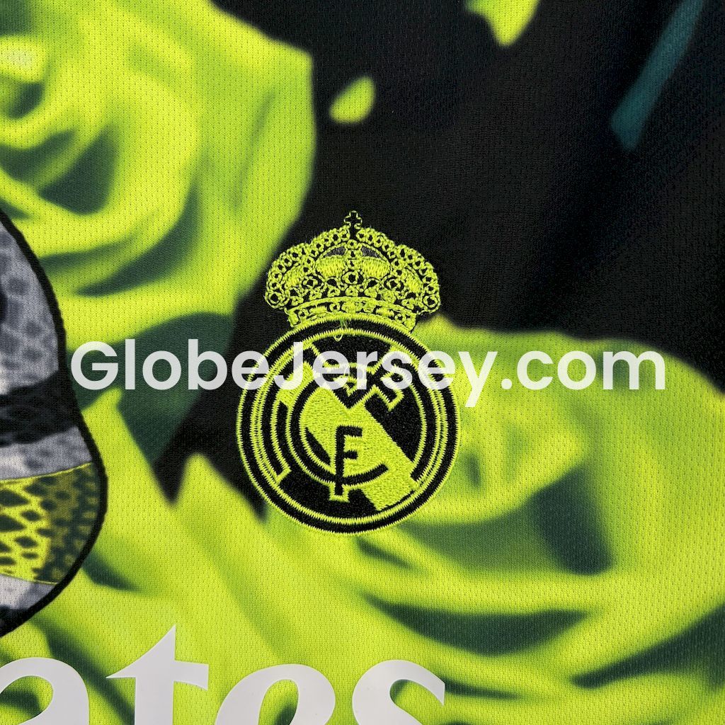 GlobeJersey-Real Madrid 25-26 Snake and Green Flowers Black Jersey - Fans Version