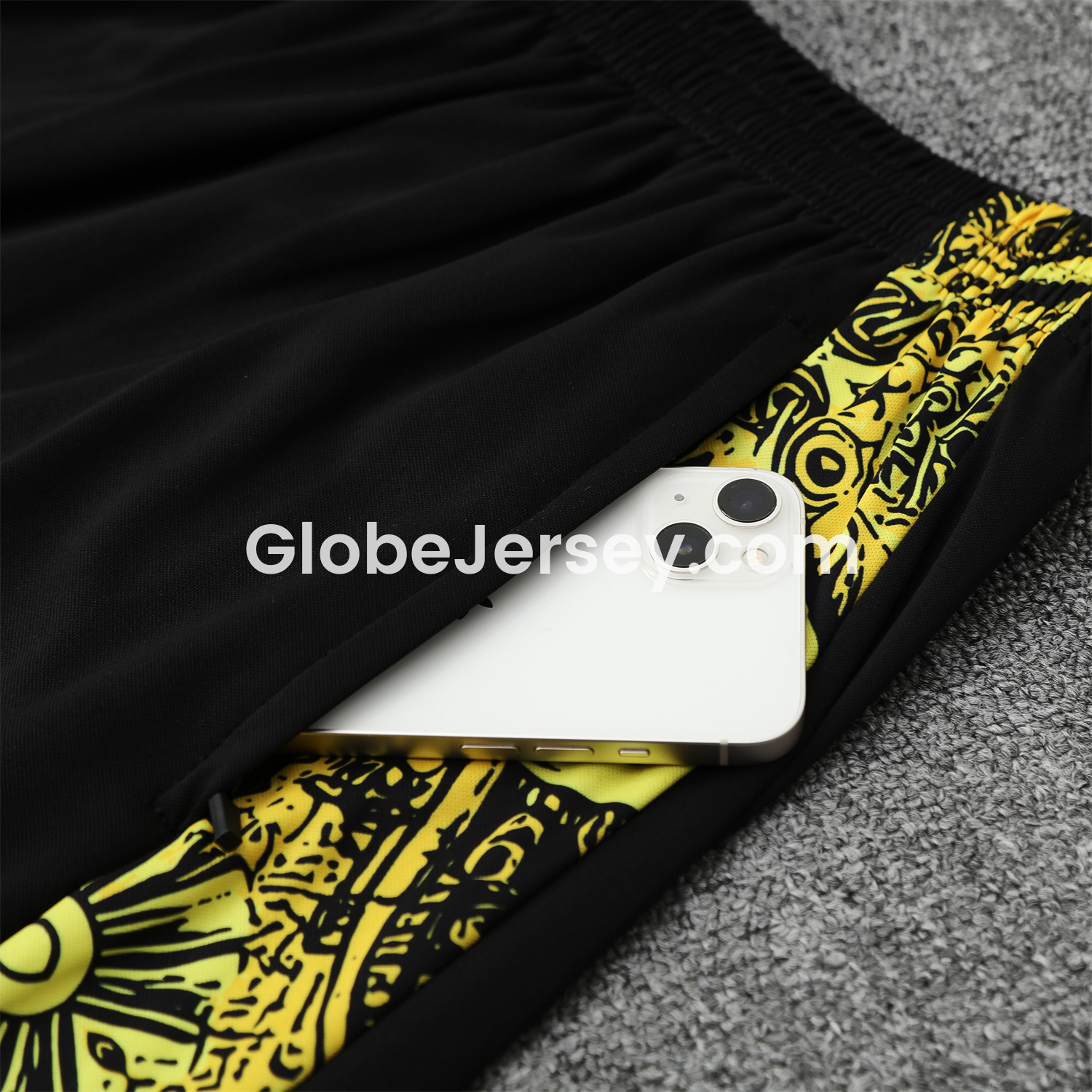 GlobeJersey-Brazil 25-26 Yellow Jesus Statue Short-Sleeve Training Set - Yellow Top & Black Shorts