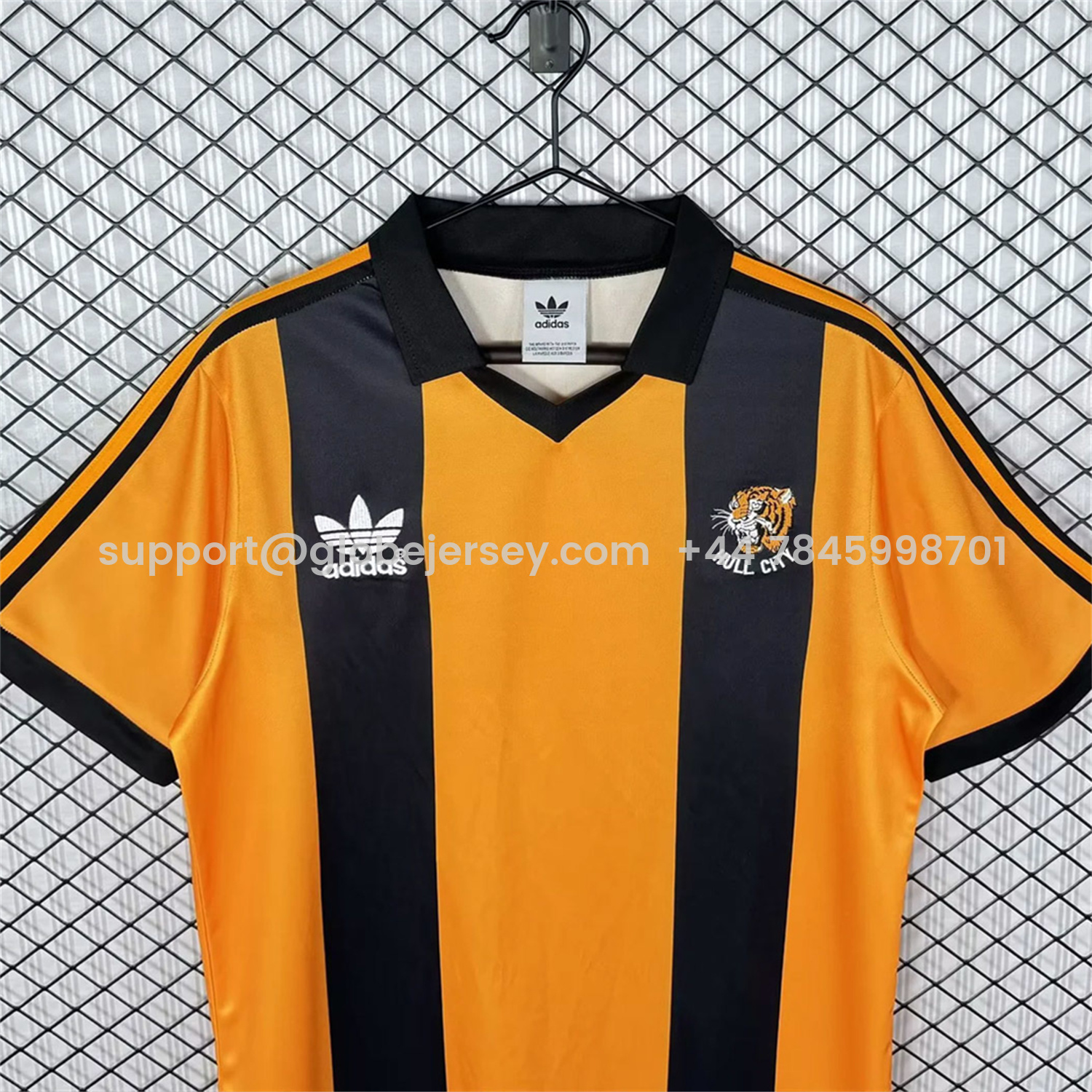 GlobeJersey-Retro Hull City 1981-82 Home Jersey