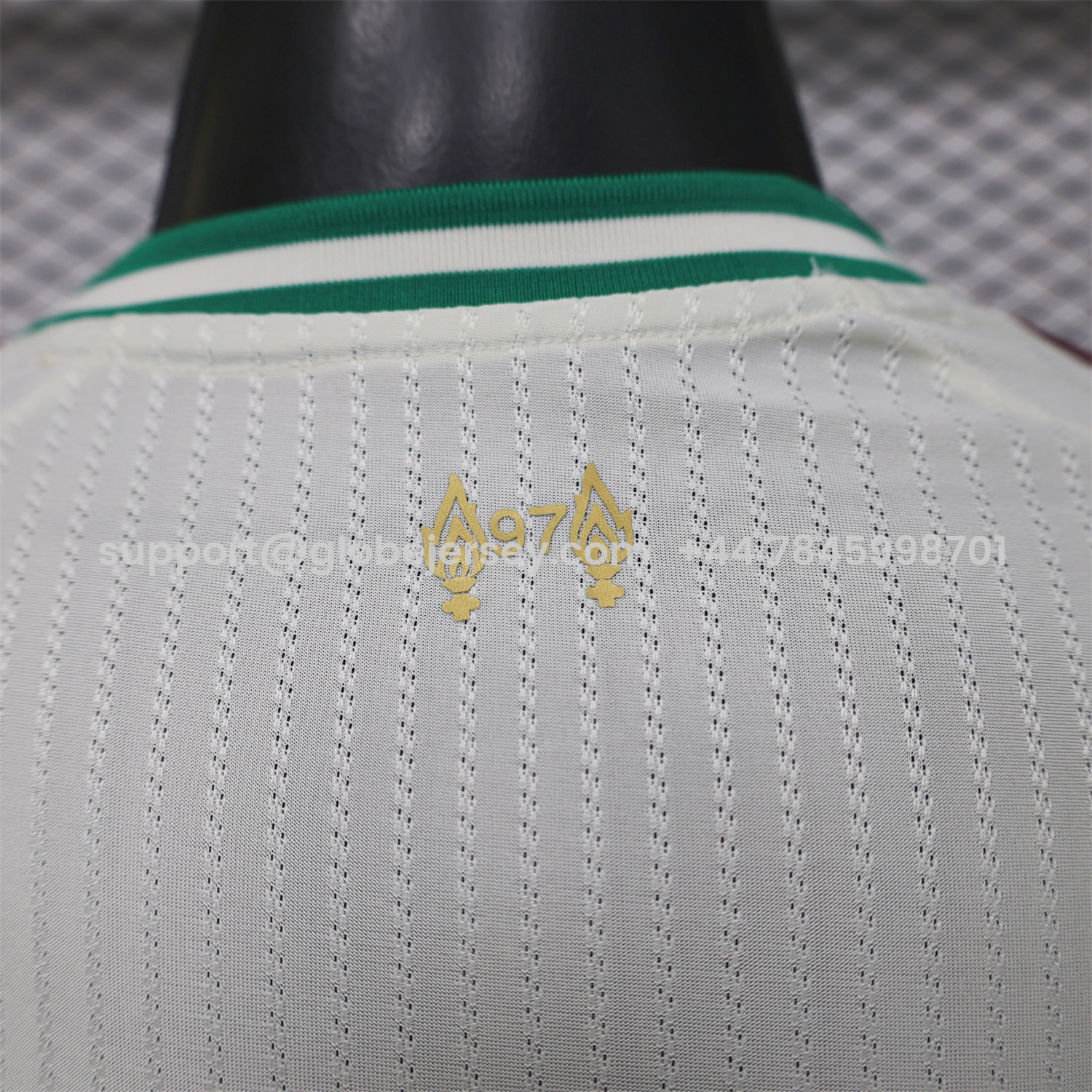 GlobeJersey-Liver.pool 25-26 Gold Lines Retro Casual Style White Jersey - Player Version