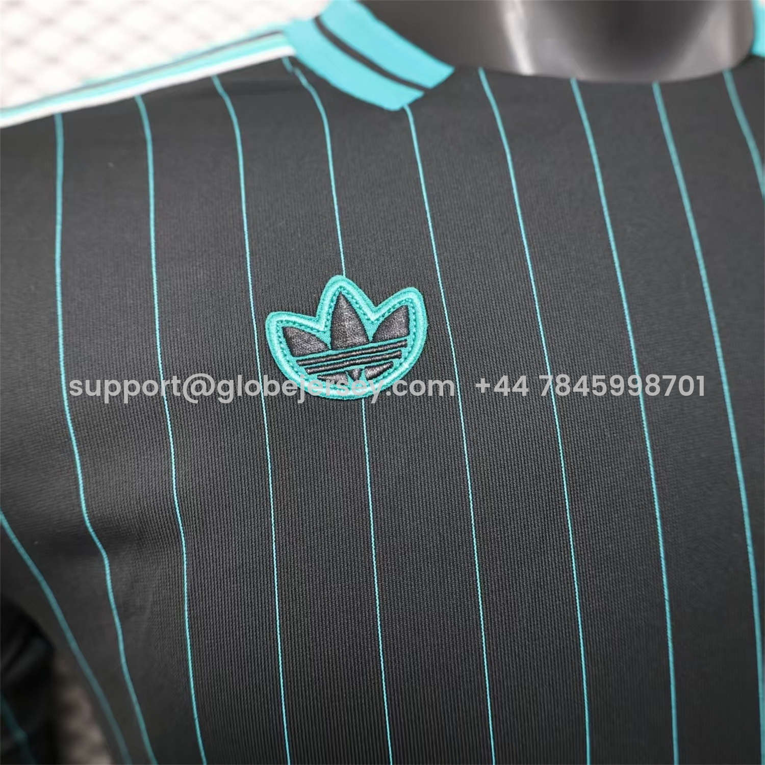 GlobeJersey-Liver.pool 25-26 Icon Range Travel Special Edition Black Jersey - Player Version