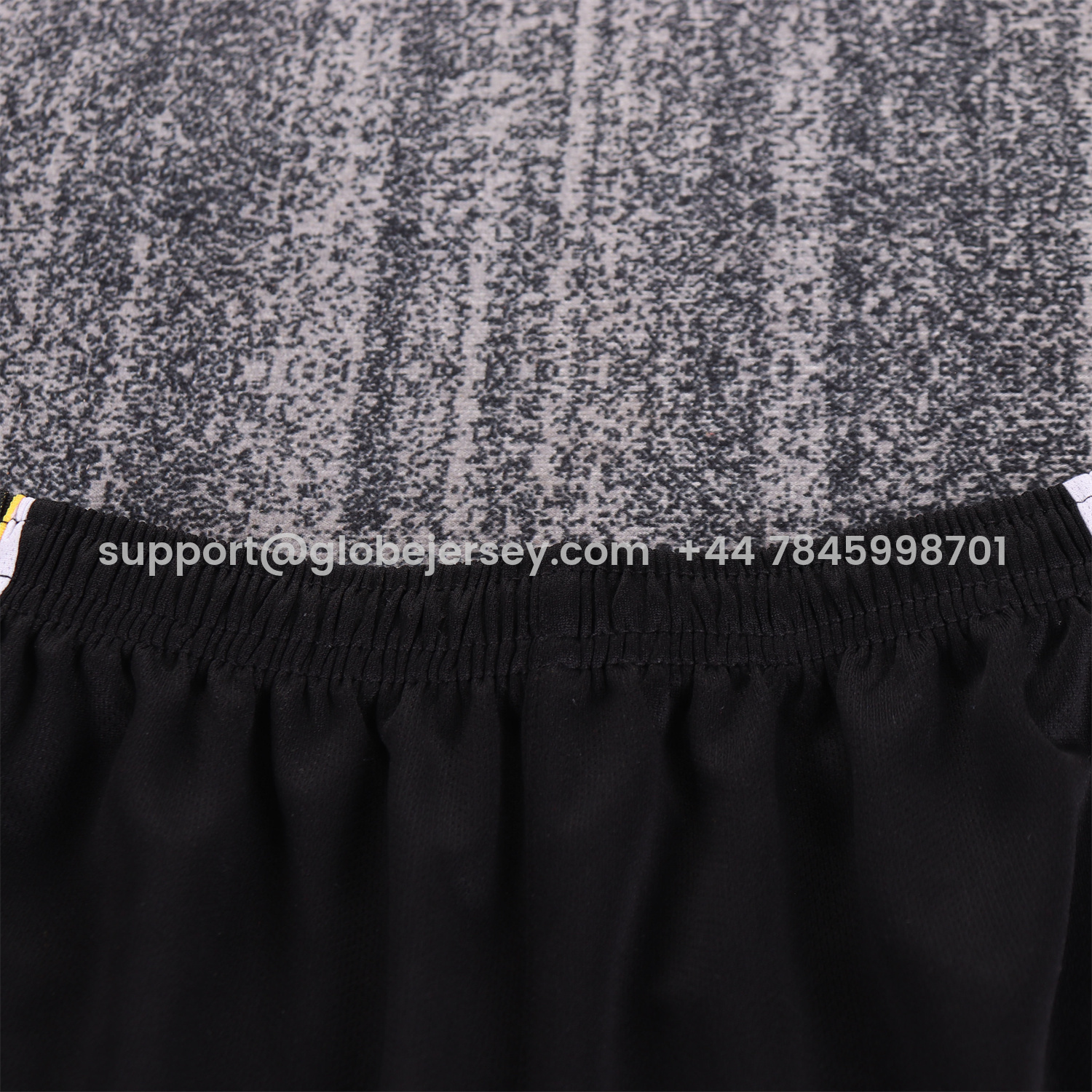 GlobeJersey-Retro Newcastle United 1997-99 Home Kids Kit