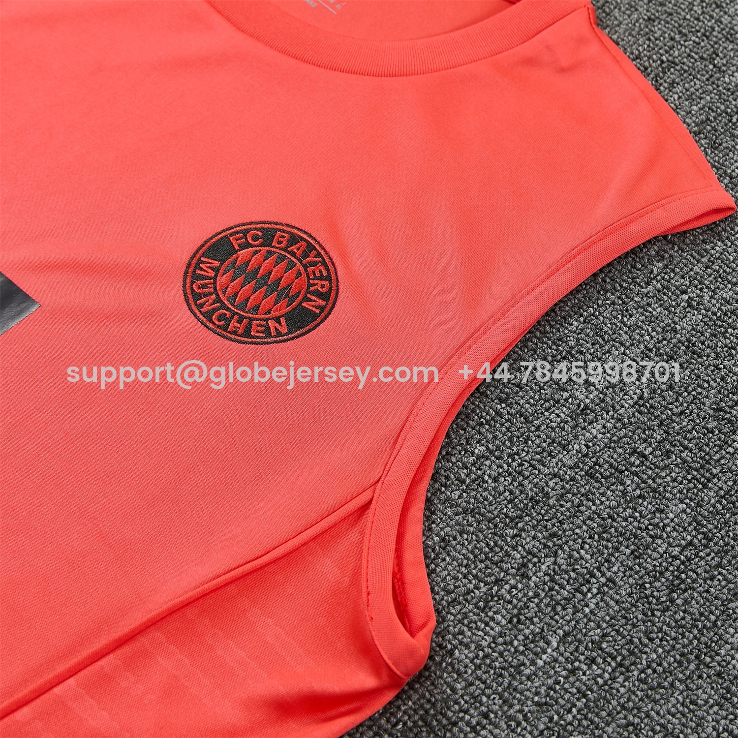 GlobeJersey-Bayern Munich 25-26 Vest Training Set - Coral With Black Accents Top & Black With Coral Accents Pants