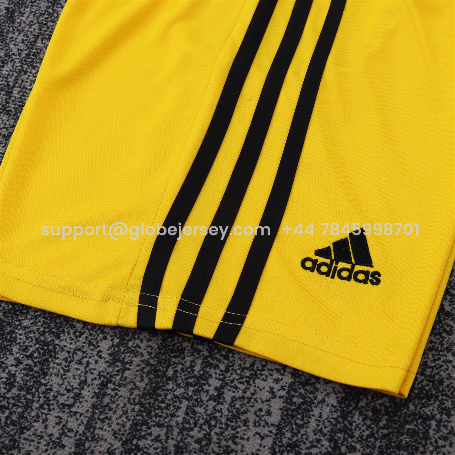 GlobeJersey-Retro Real Madrid 2011-12 Yellow Goalkeeper Kids Kit