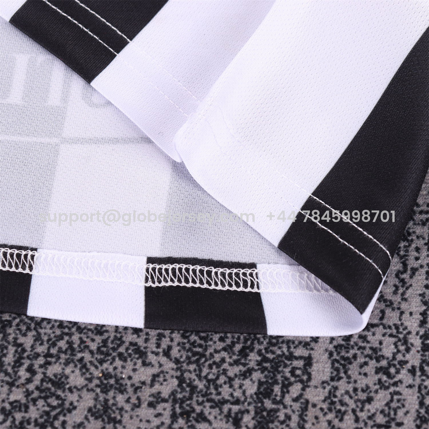 GlobeJersey-Retro Newcastle United 1997-99 Home Kids Kit