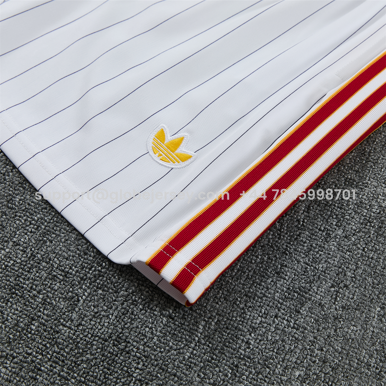 GlobeJersey-Roma 25-26 Retro Style Short-Sleeve Training Set - White Top & White Pants