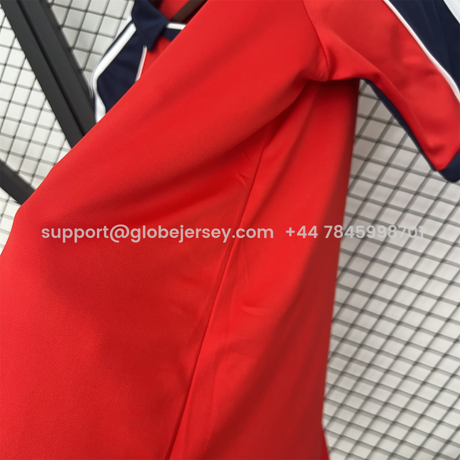 GlobeJersey-Retro Bayern Munich 2000-01 Home Jersey