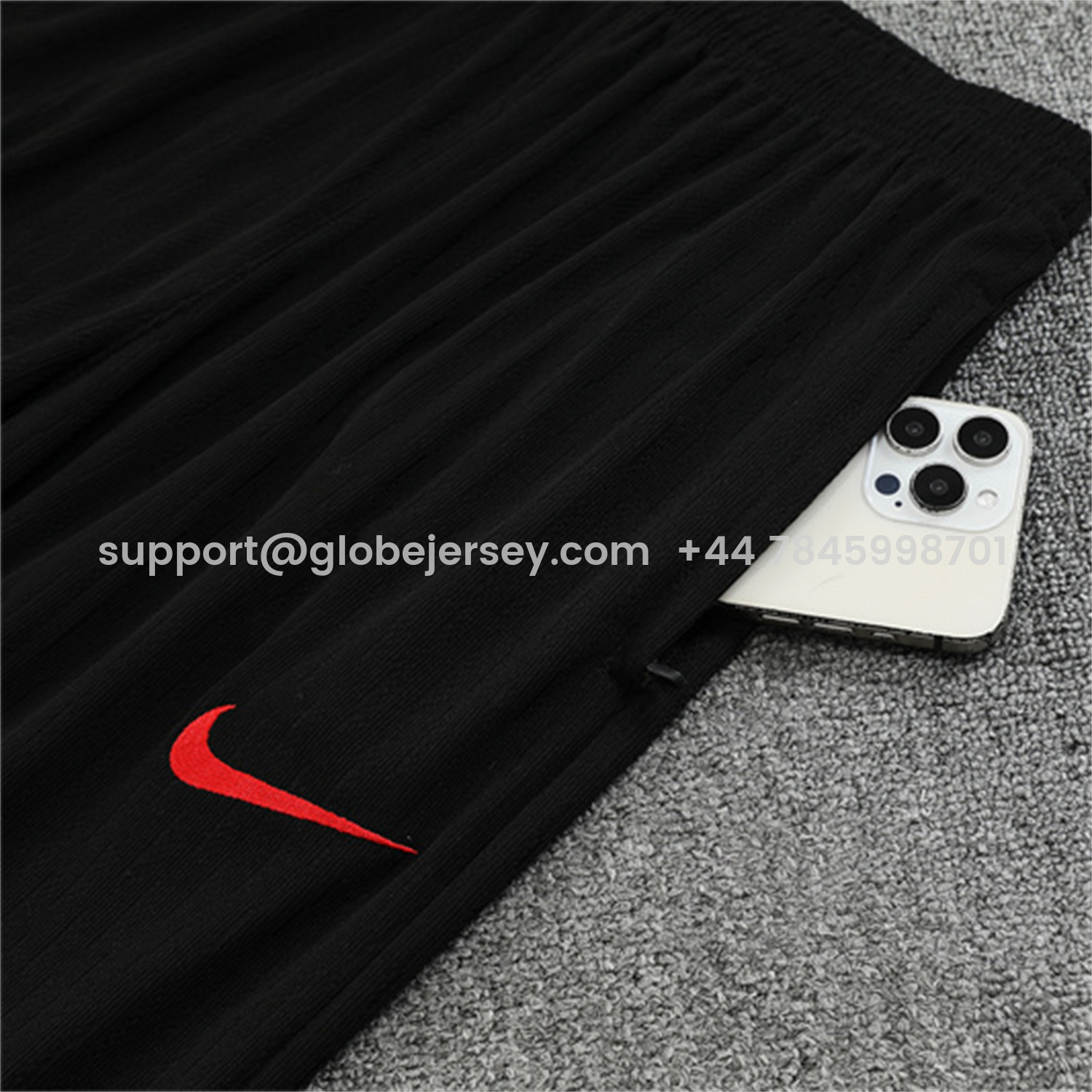 GlobeJersey-Paris Saint-Germain PSG 25-26 Long Sleeve Training Set - Player Version - White Top and Black Pants