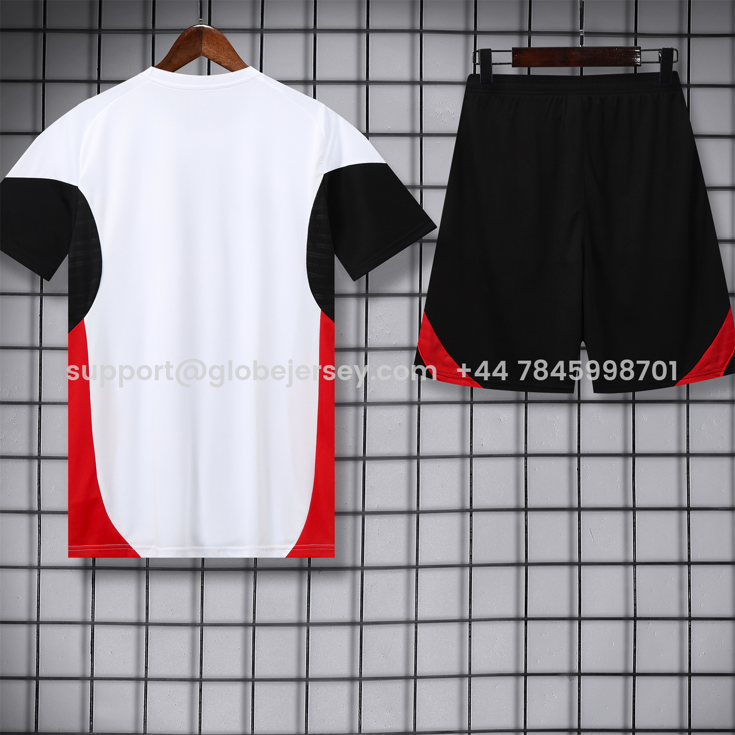 GlobeJersey-Manchester United 25-26 Short-Sleeve Training Set - Red Black Blocks White Top & Black Shorts