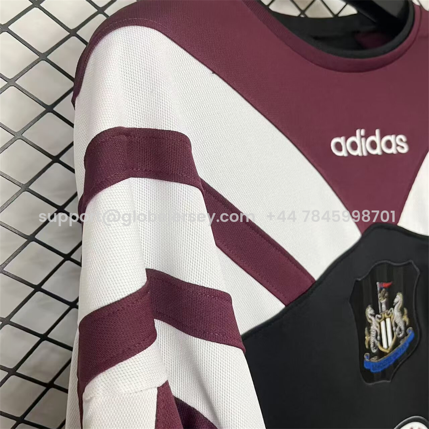 GlobeJersey-Retro Newcastle United 1995-96 Central Logo Special Unisex Pullover Hoodie