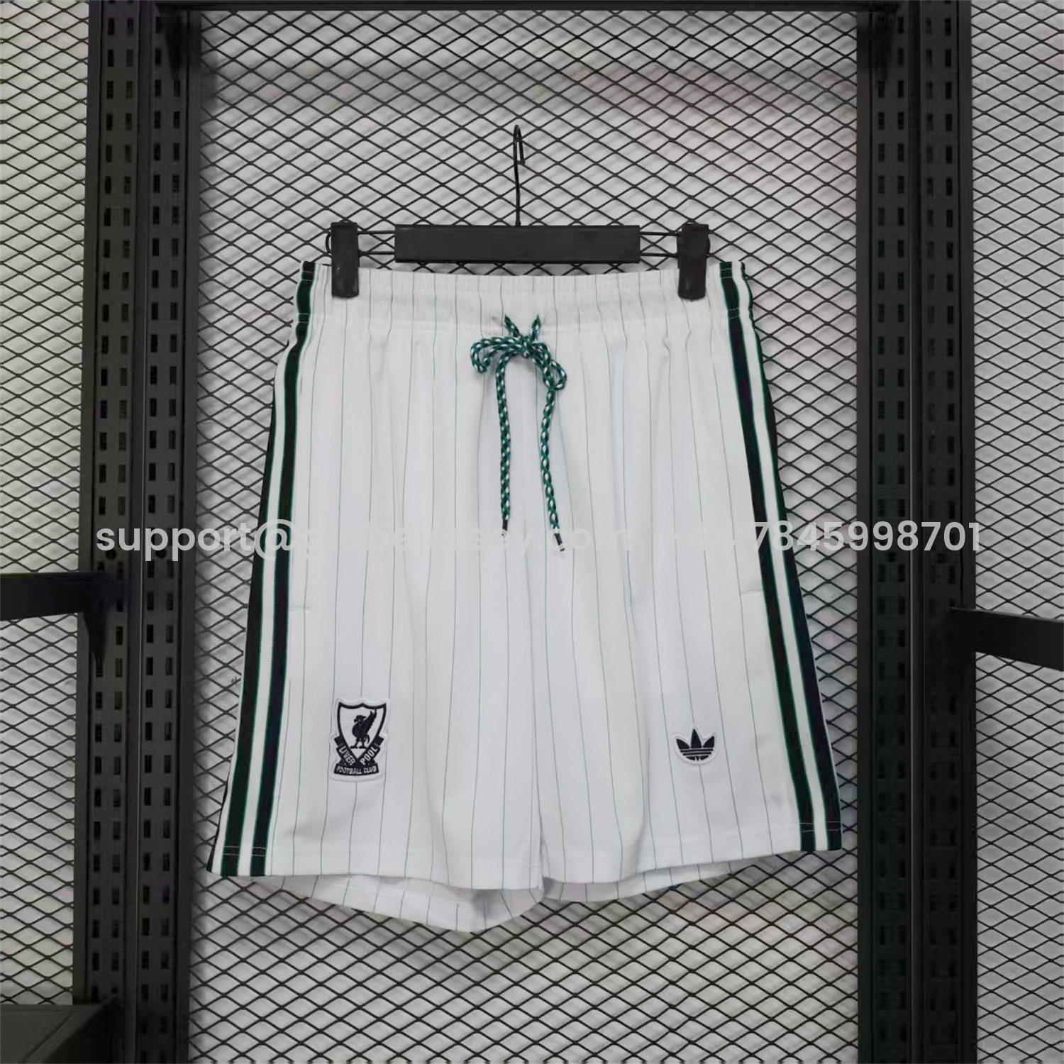 GlobeJersey-Liver.pool 25-26 Trefoil White Travel Shorts - Player Version