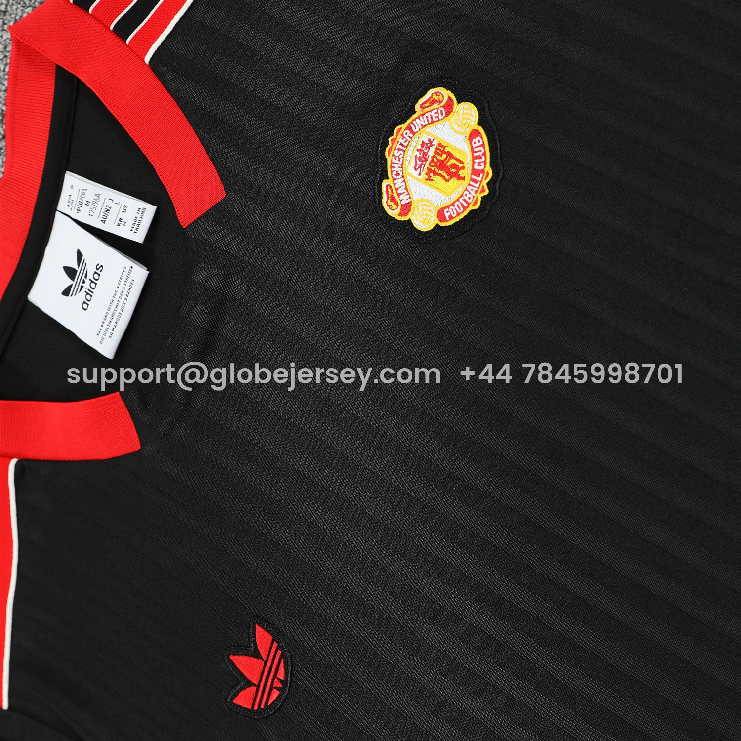 GlobeJersey-Manchester United 25-26 Vest Training Set - Red Retro Logo Black Vest & Black Shorts