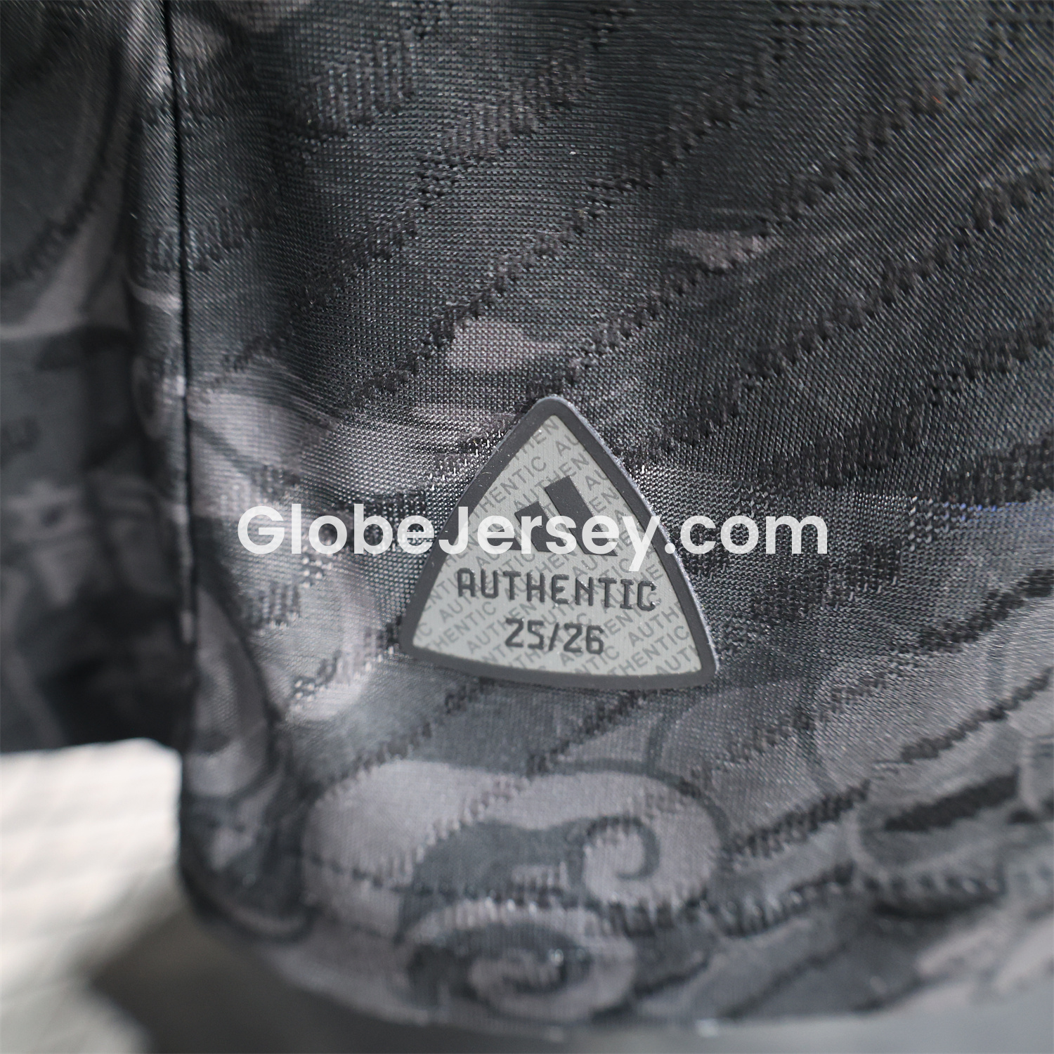 GlobeJersey-Real Madrid 25-26 Grey Chinese Loong and Auspicious Clouds Line Drawing Black Jersey - Player Version