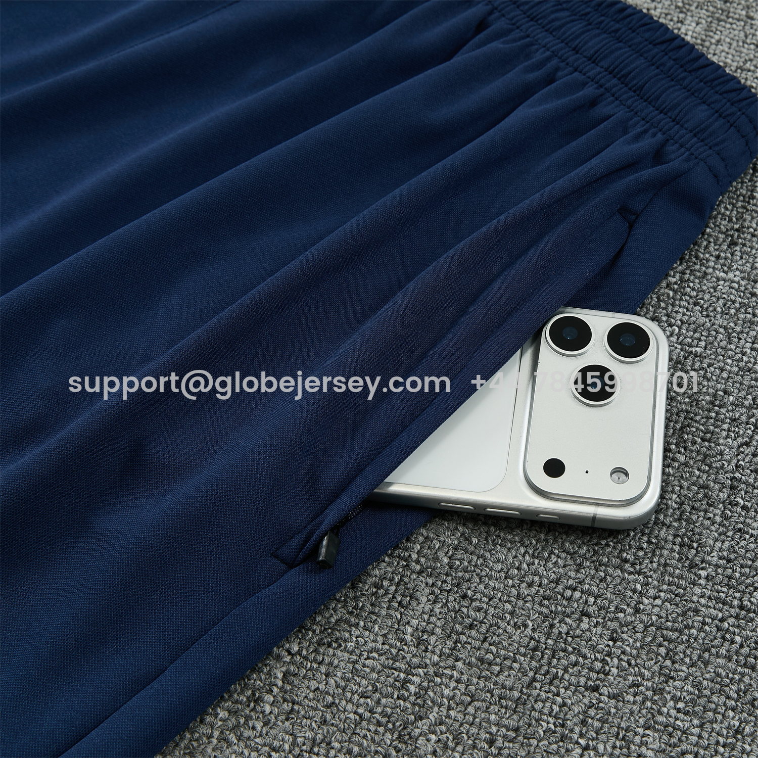 GlobeJersey-Barcelona 25-26 Short-Sleeve Training Set - Colors Top & Dark Blue With A Small Pink Detail Pants
