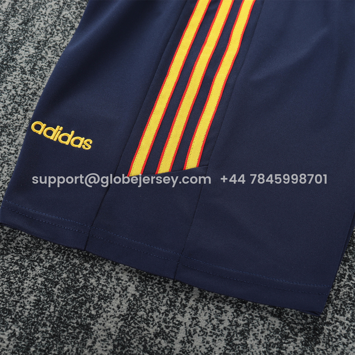 GlobeJersey-Retro Spain 1996 Away Kids Kit