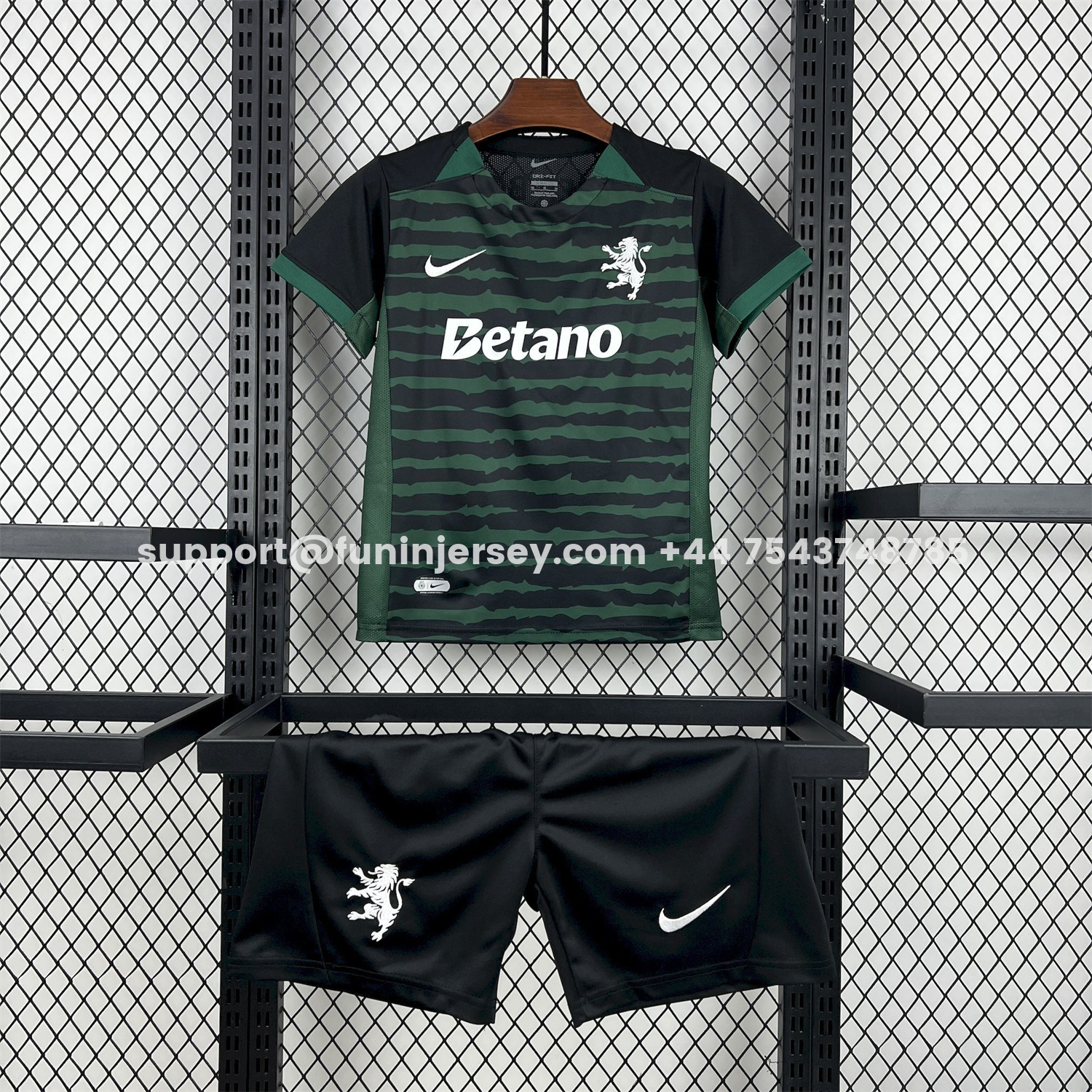 Funinjersey-Sporting CP 25-26 Goalkeeper Green And Black Kids Kit
