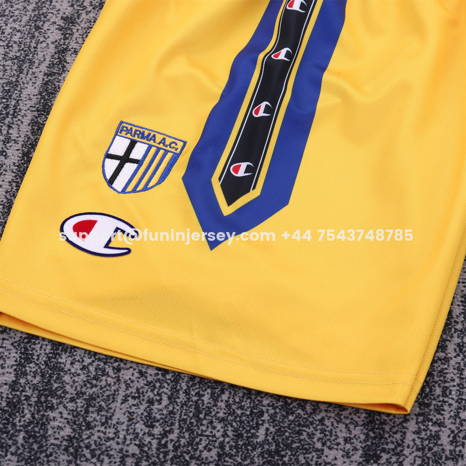 Funinjersey-Retro Parma 1999-00 Home Kids Kit