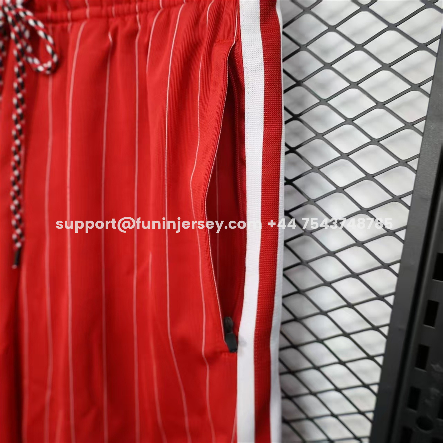 Funinjersey-Manchester United 25-26 Trefoil Red Travel Shorts - Player Version