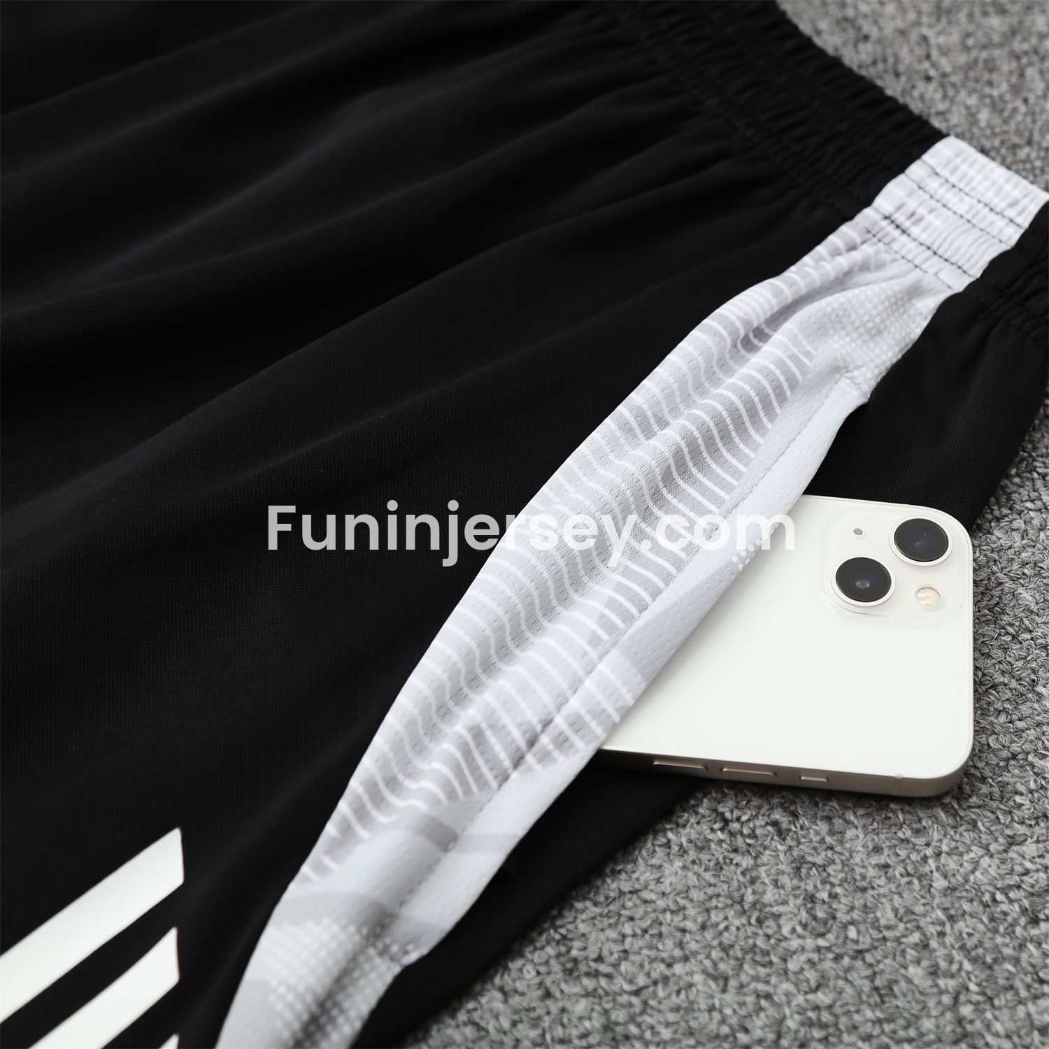 Funinjersey-Real Madrid 25-26 Vest Training Set - Green-Black Dragon Vest & Black-White Shorts