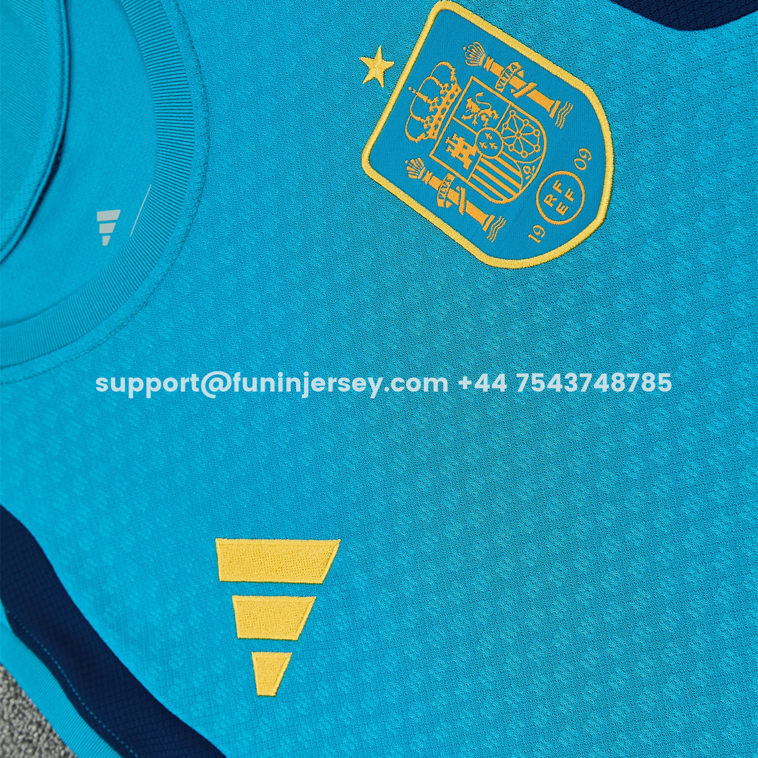 Funinjersey-Spain 2026 Vest Training Set - Light Blue Top & Dark Blue Pants
