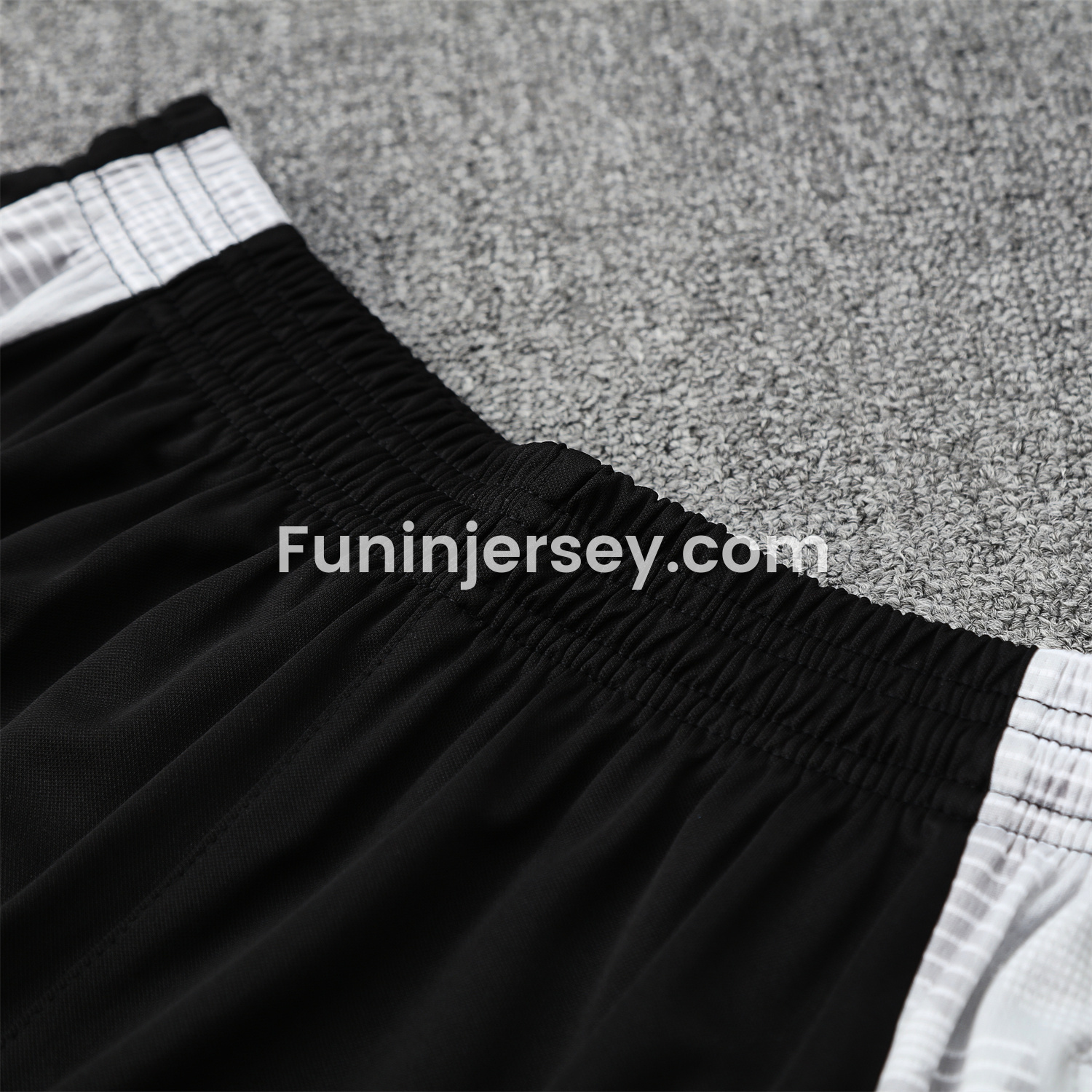Funinjersey-Real Madrid 25-26 Short-Sleeve Training Set - Green-Black Dragon Top & Black-White Shorts