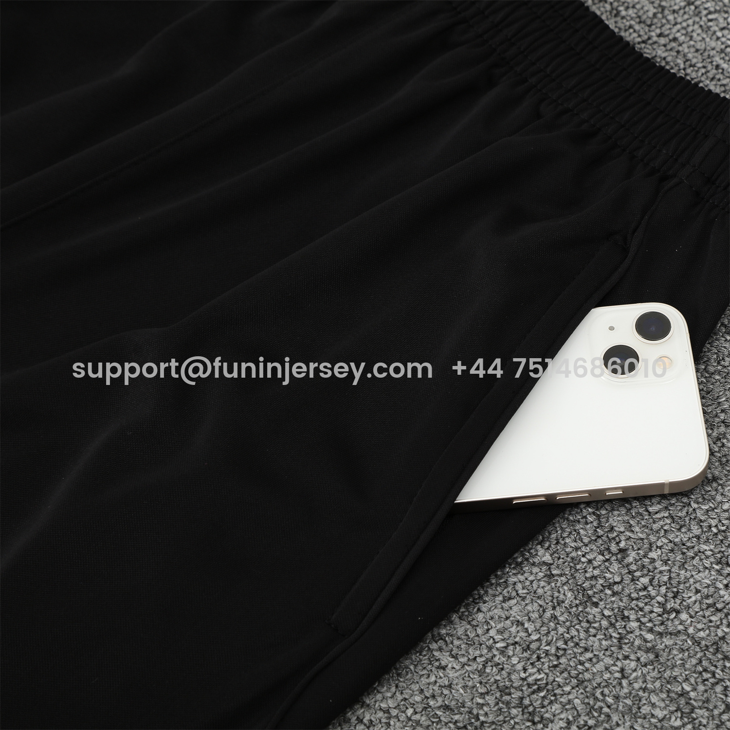 Funinjersey-Manchester United 25-26 Vest Training Set - Black And Light Grey Vest & Black Shorts