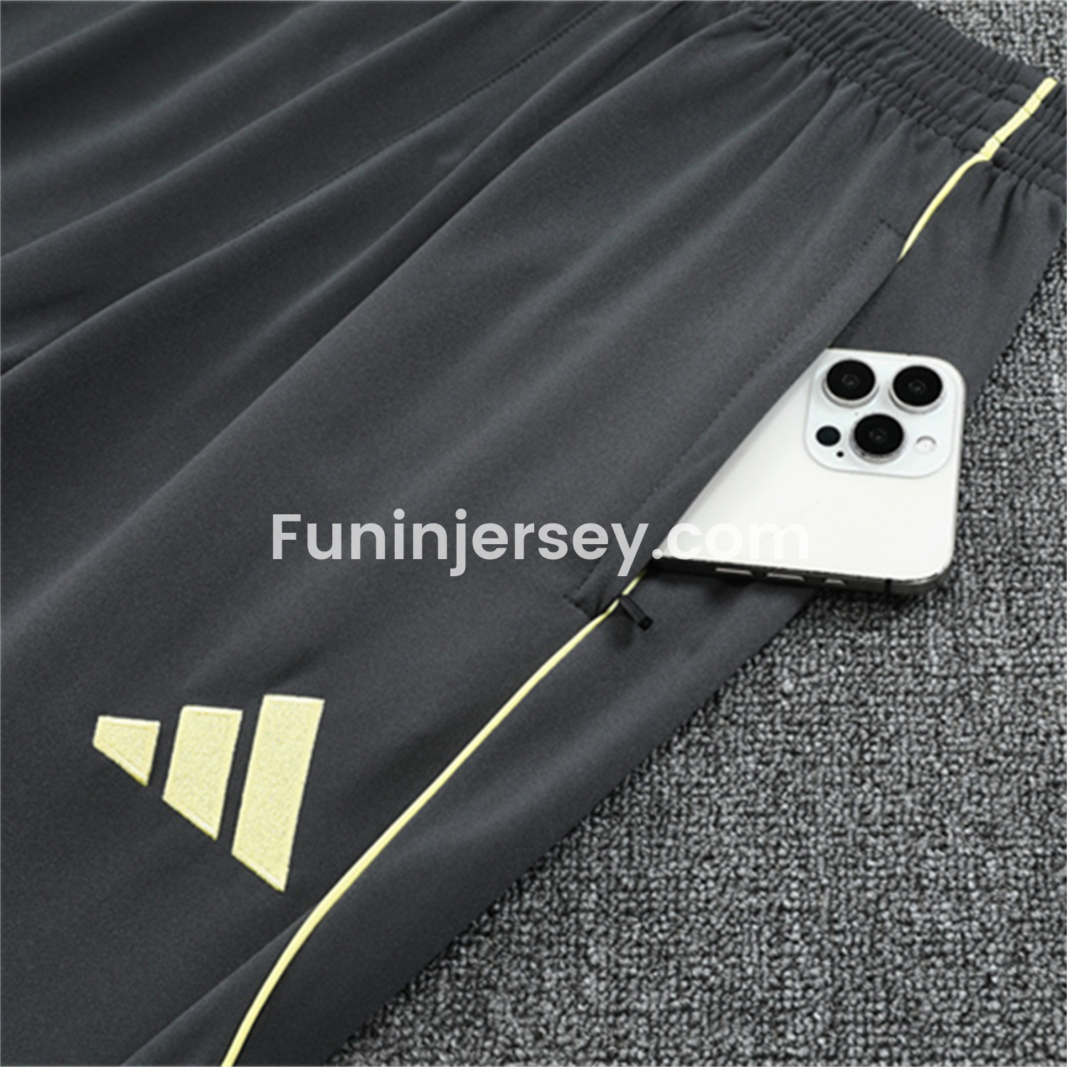 Funinjersey-Real Madrid 25-26 Kid Long Sleeves Training Set - Yellow Top & Gray Pants