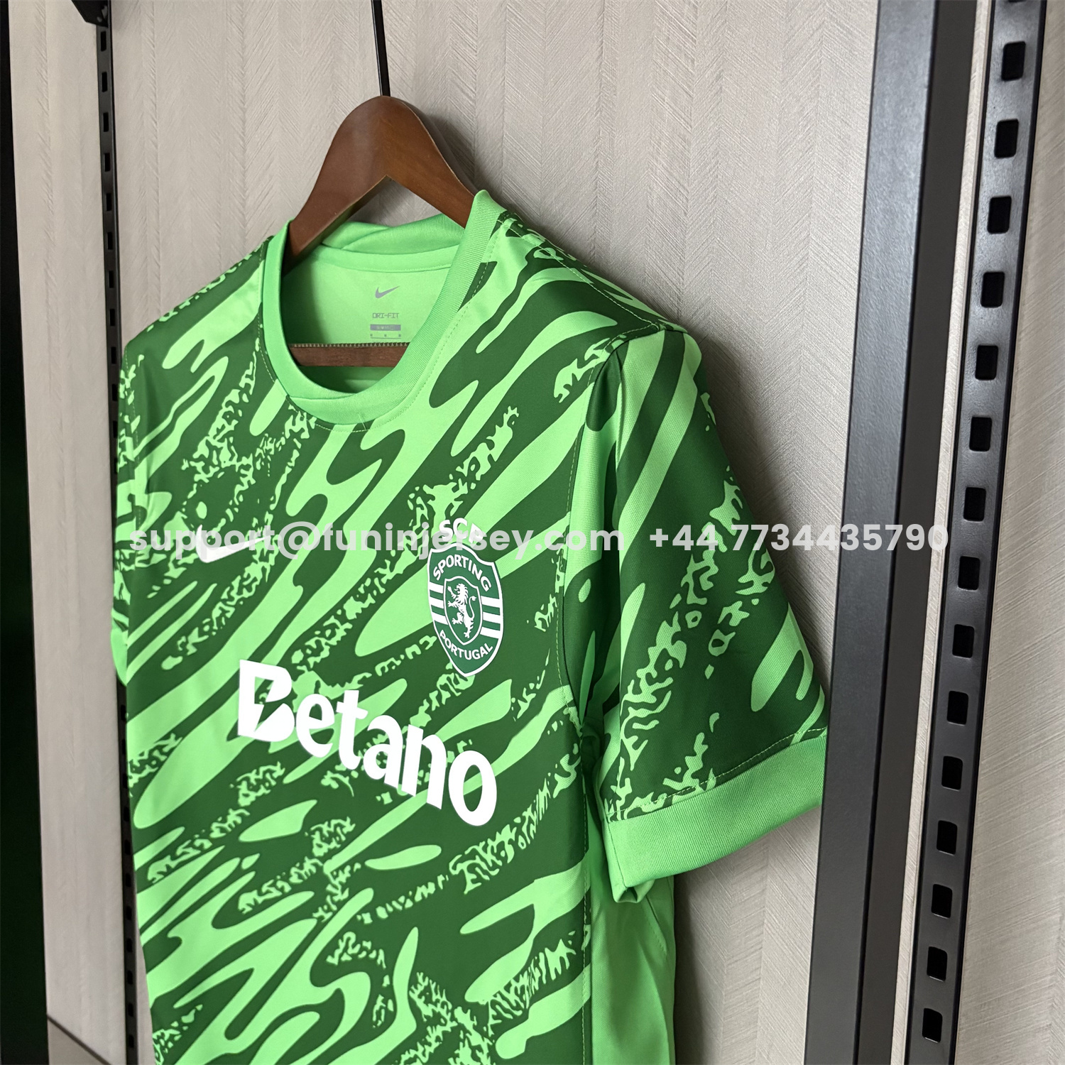 Funinjersey-Sporting CP 25-26 Green Goalkeeper Jersey - Fans Version