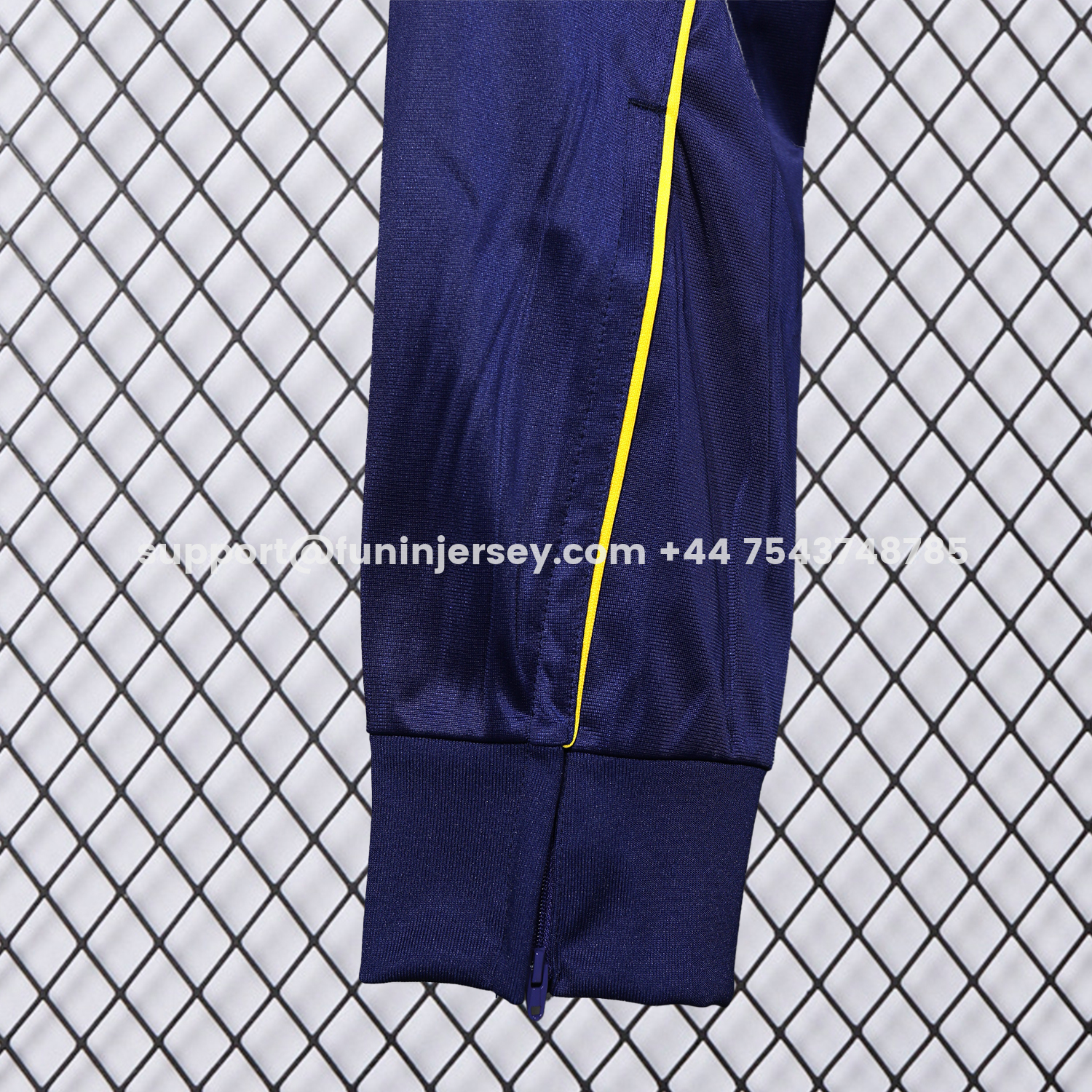 Funinjersey-Real Madrid 25-26 Pure Color Yellow Lines Training Set - Dark Blue Top and Dark Blue Pants