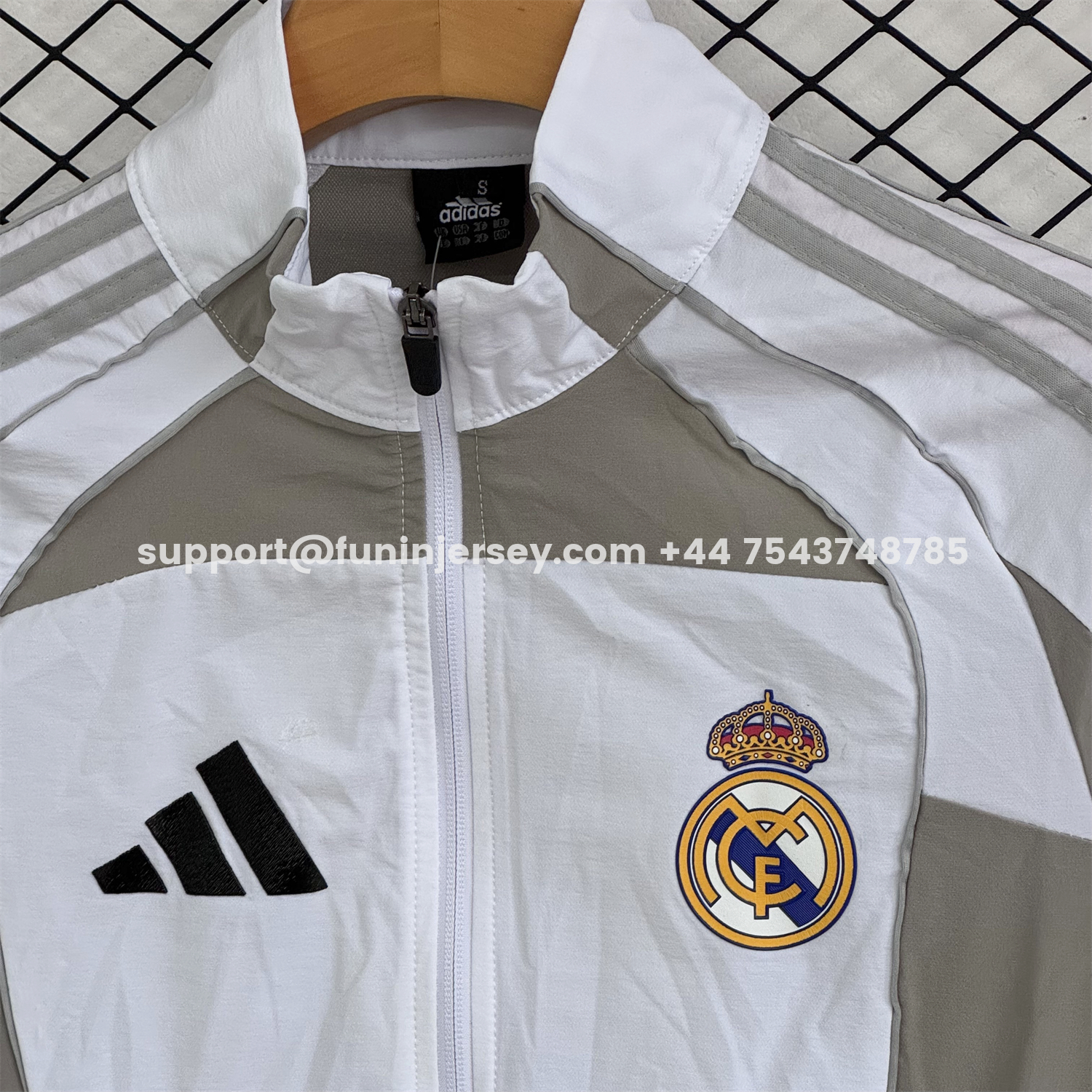 Funinjersey-Real Madrid 25-26 Windbreaker Training Set - White With Grey Top and Grey Pants