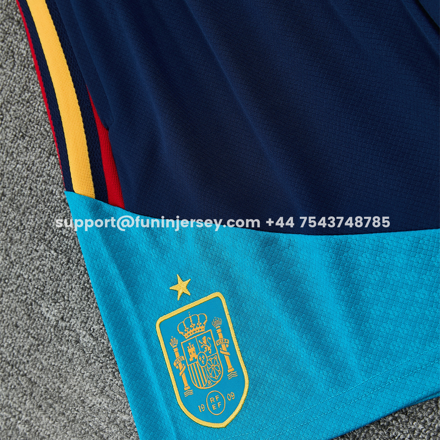 Funinjersey-Spain 2026 Vest Training Set - Light Blue Top & Dark Blue Pants